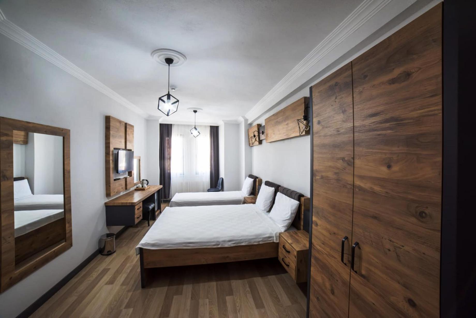 Triple Room with View - Photo 5