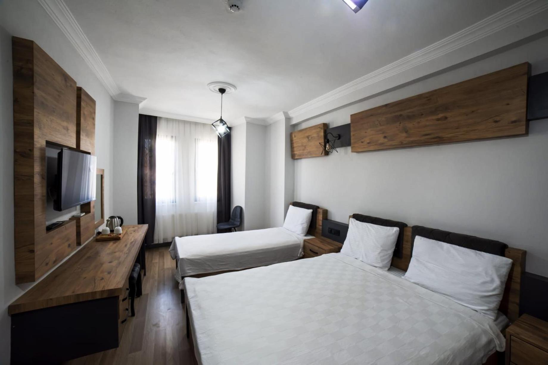 Triple Room with View - Photo 2