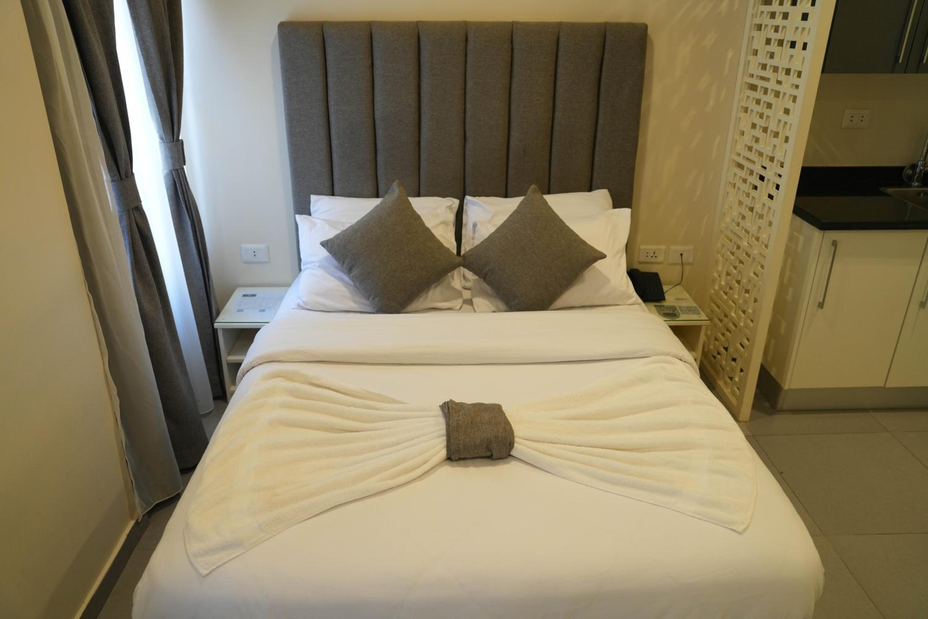 Deluxe Queen Room - Photo 41