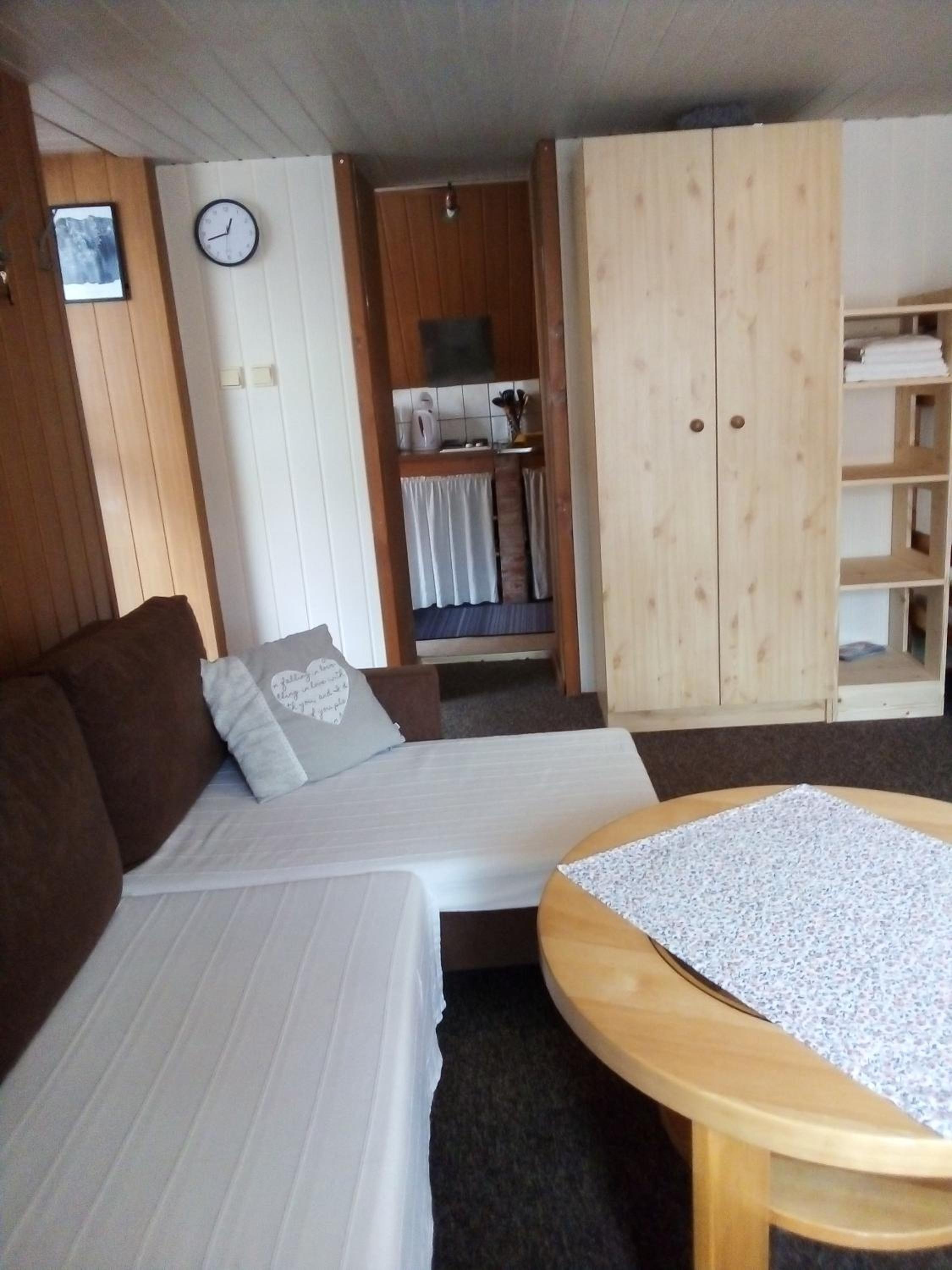One-Bedroom Apartment photo 1