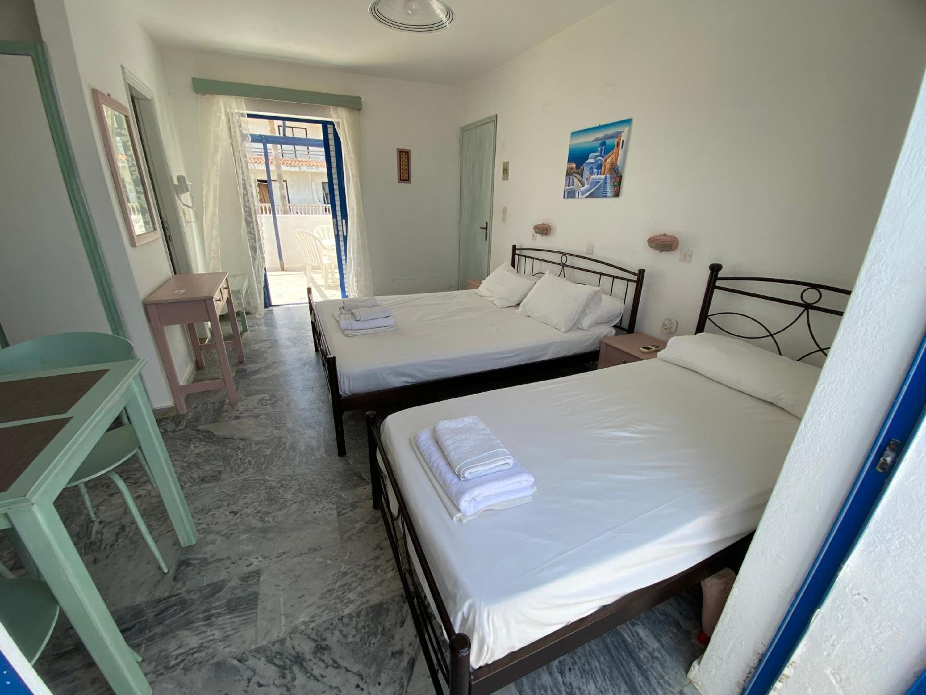 Triple Room with Terrace photo 2