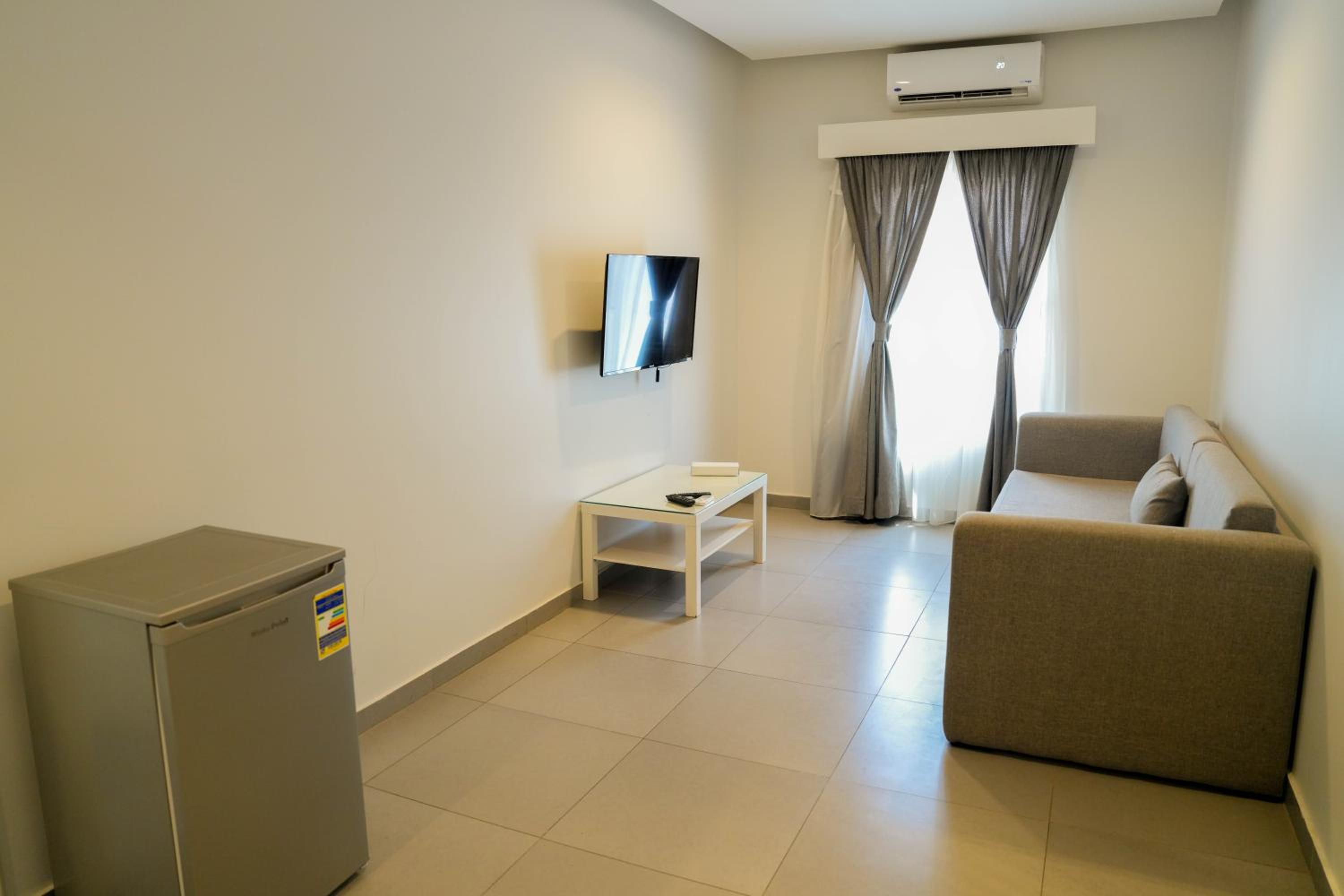 One-Bedroom Apartment - Photo 11