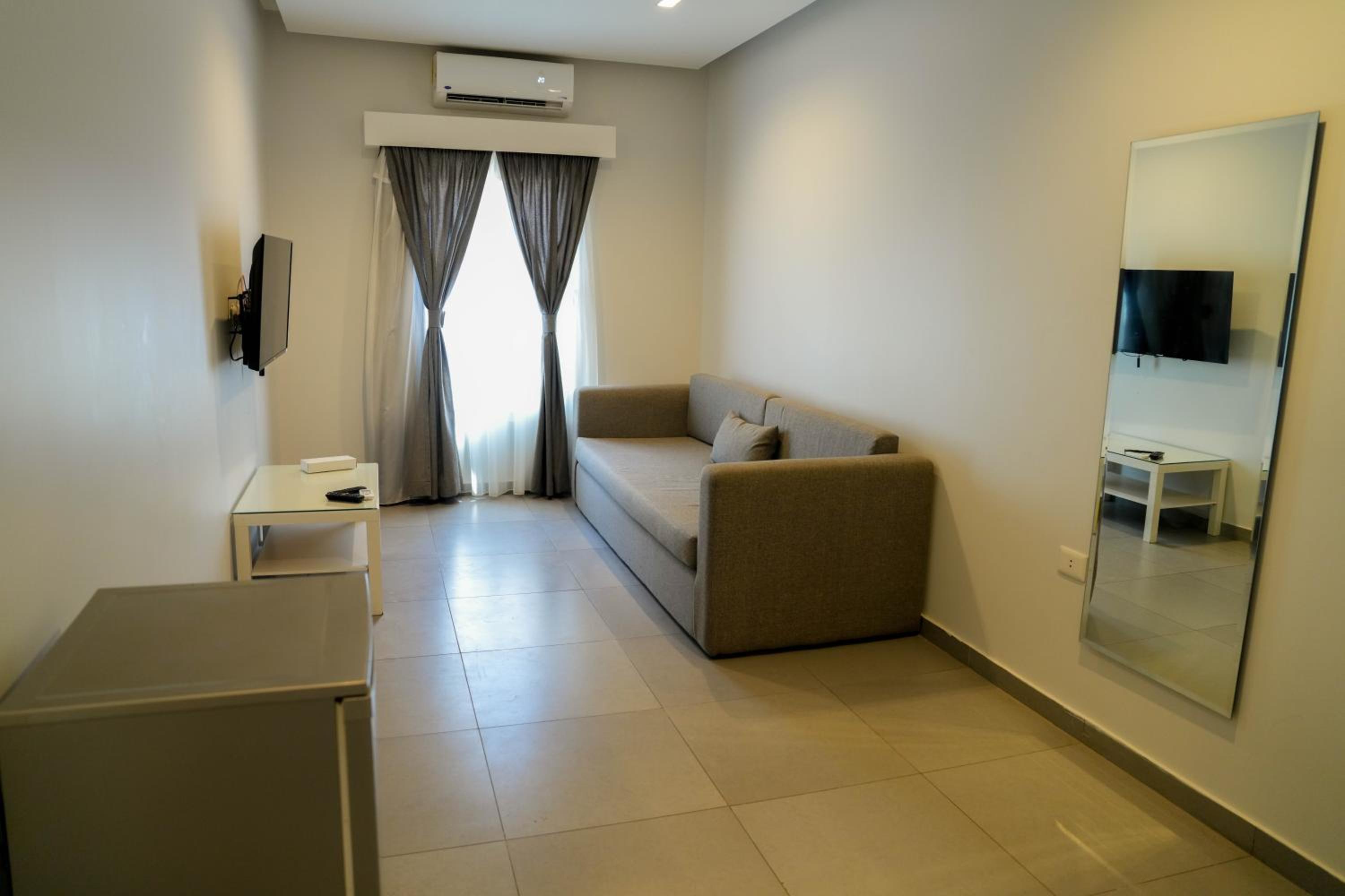 One-Bedroom Apartment - Photo 21