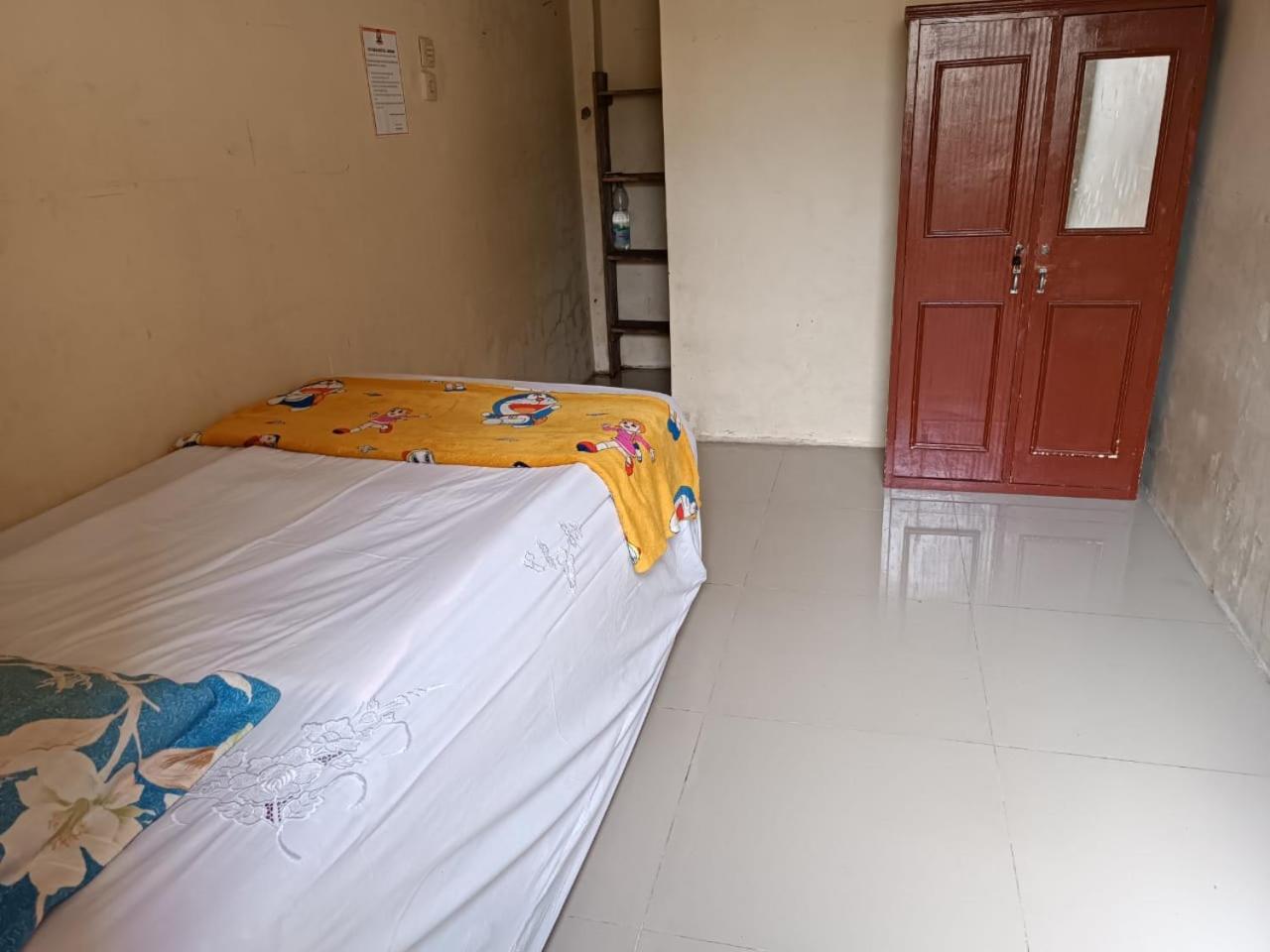 Small Single Room photo 2