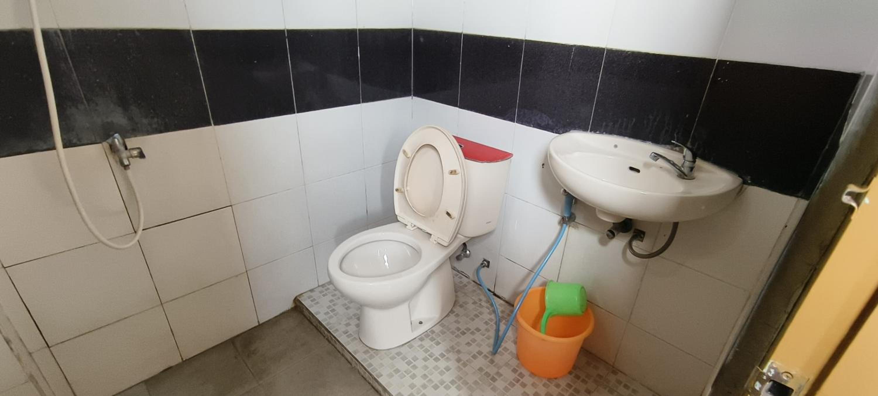 Standard Twin Room - Photo 19