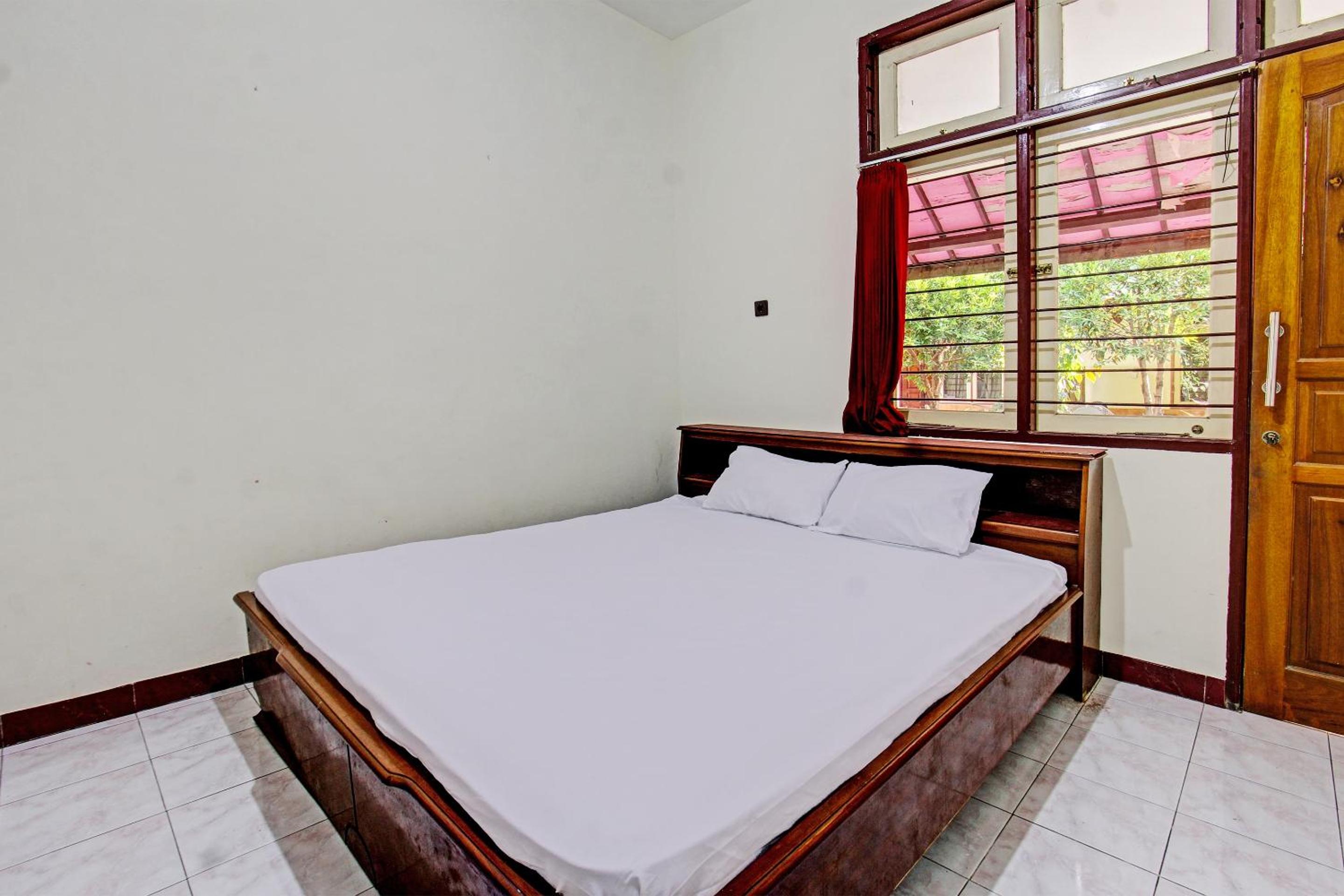 Deluxe King Room photo 1