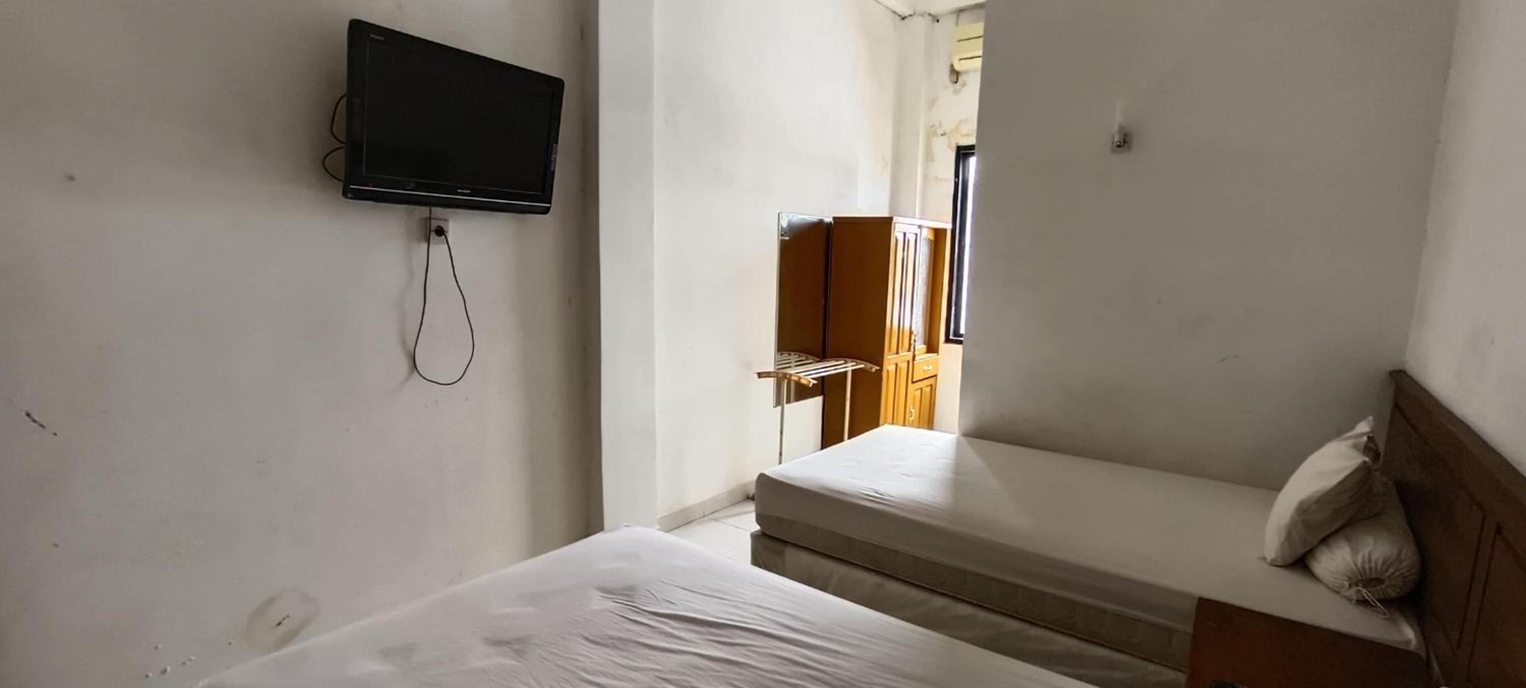 Standard Twin Room - Photo 14