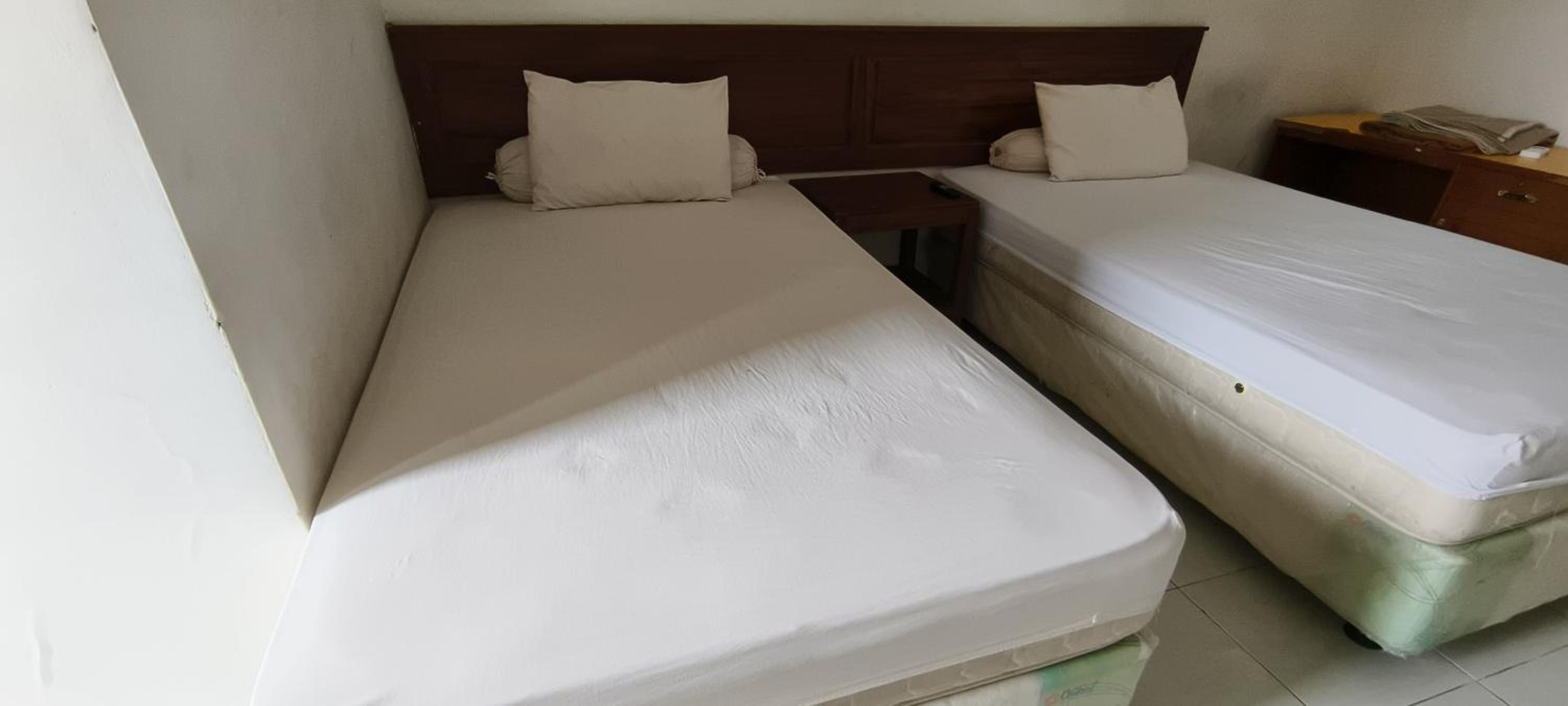 Standard Twin Room - Photo 13
