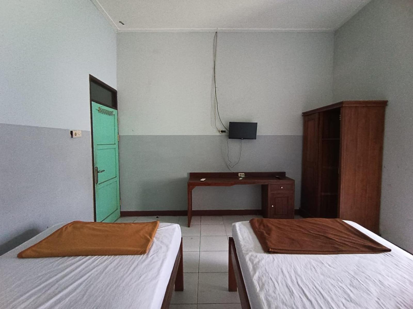 Standard Twin Room - Photo 10