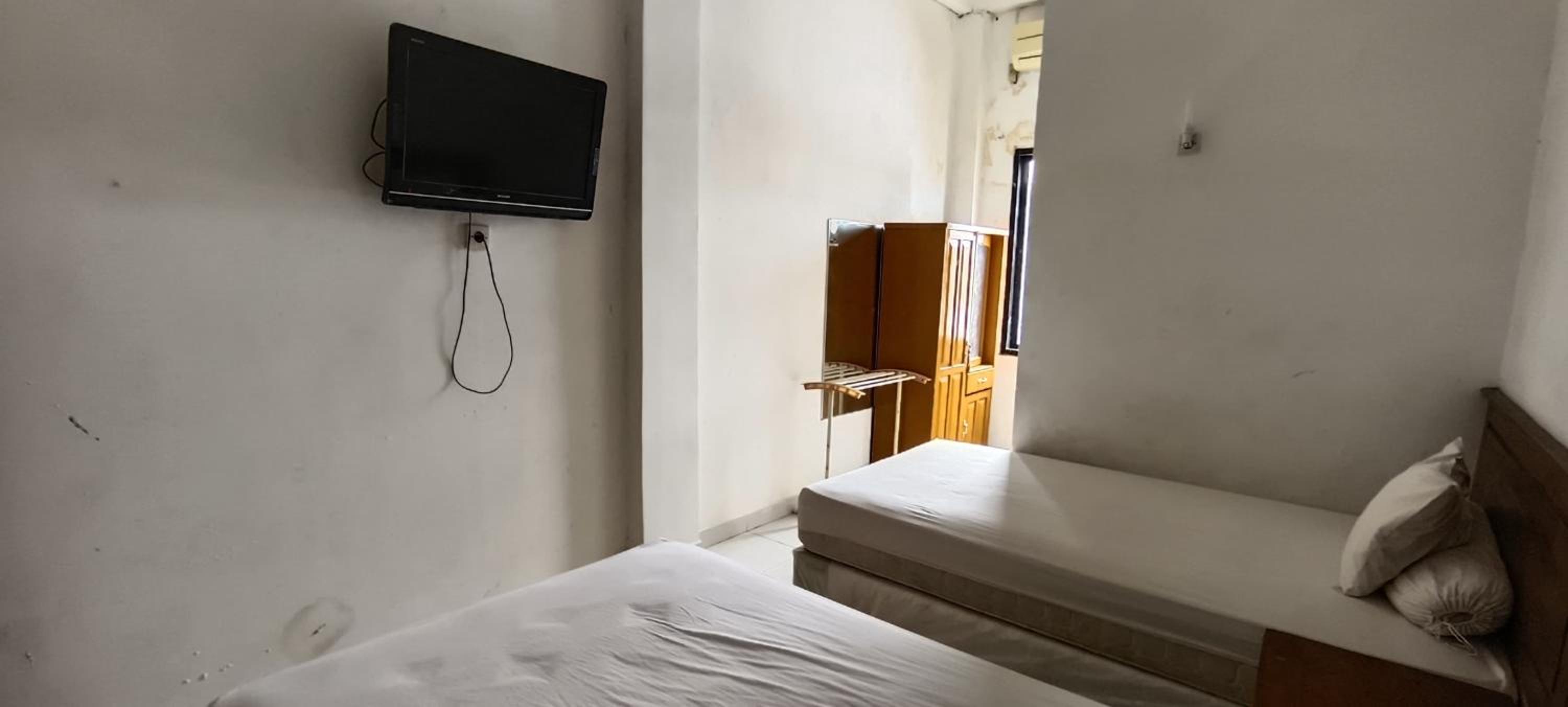 Standard Twin Room - Photo 6