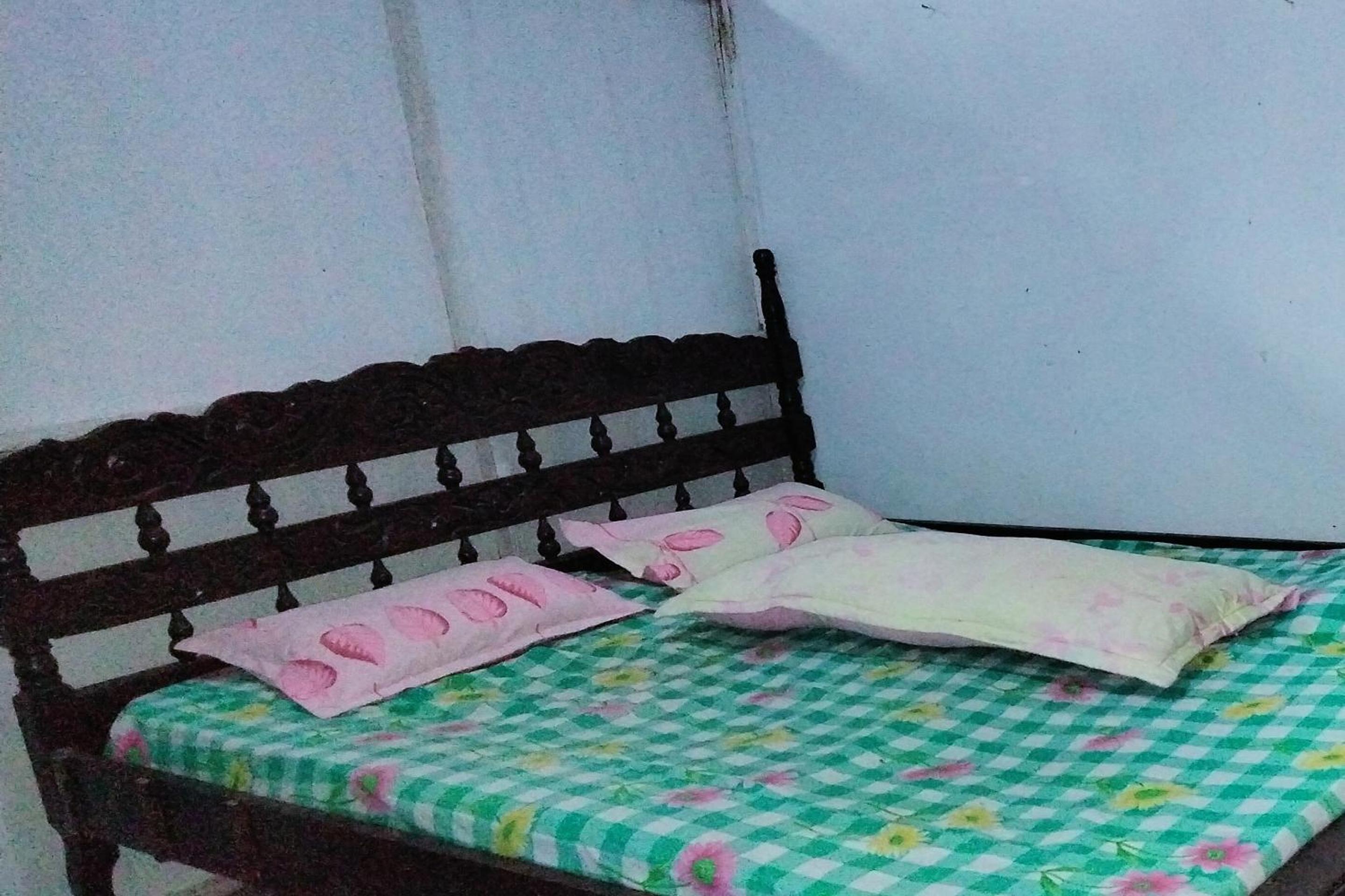 Budget Double Room - Photo 8