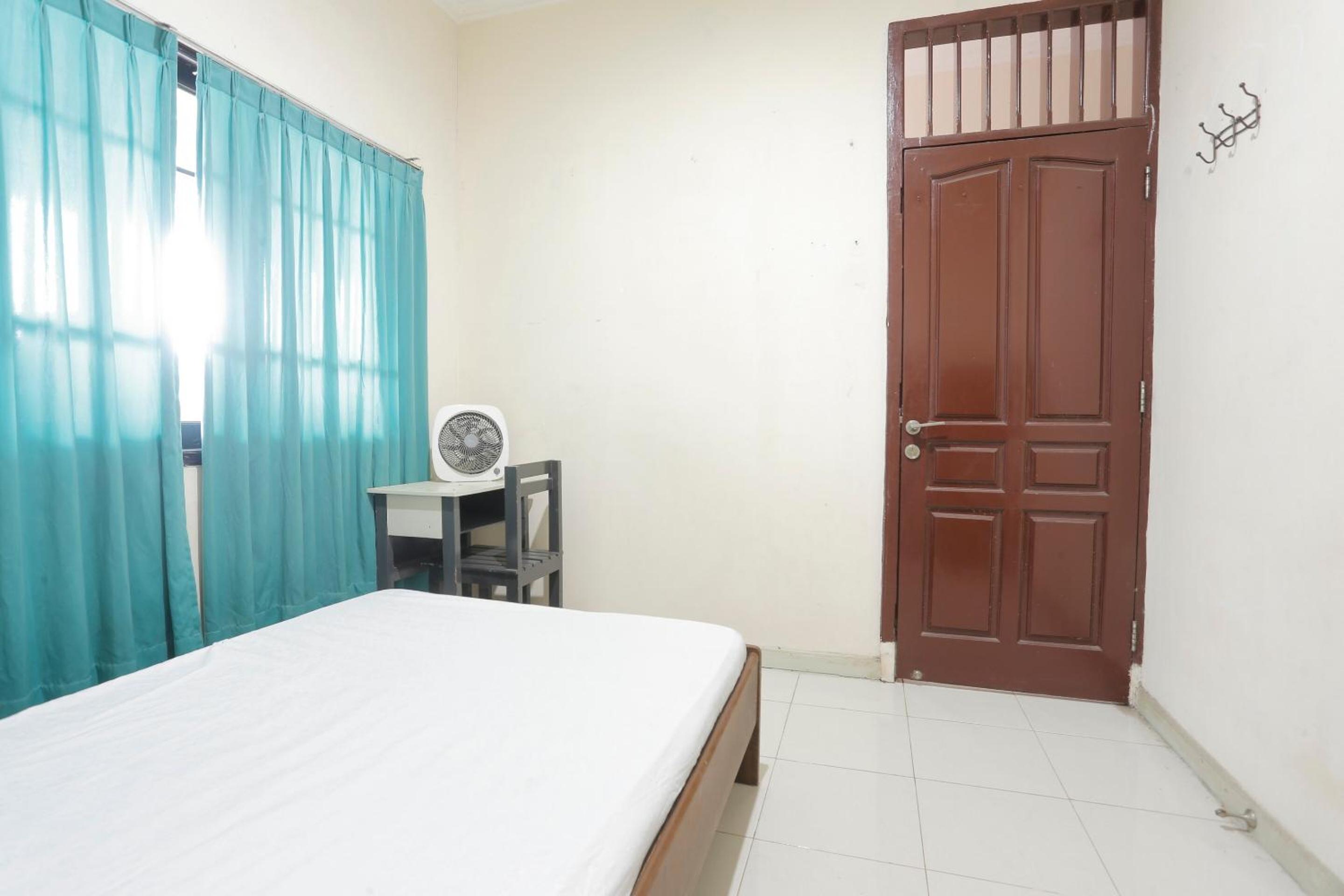 Small Single Room