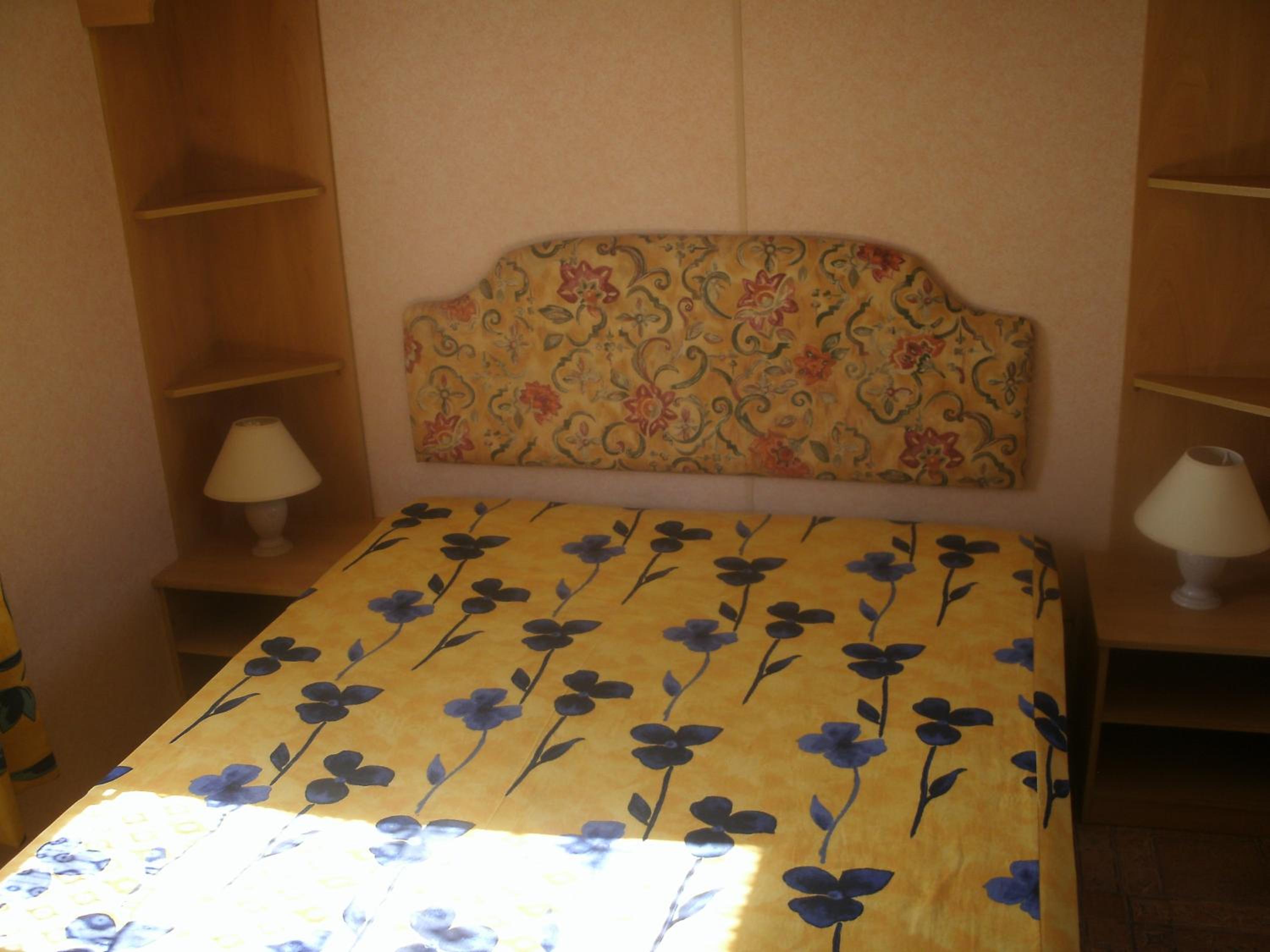 Standard Double Room with Shared Bathroom and Toilet photo 2