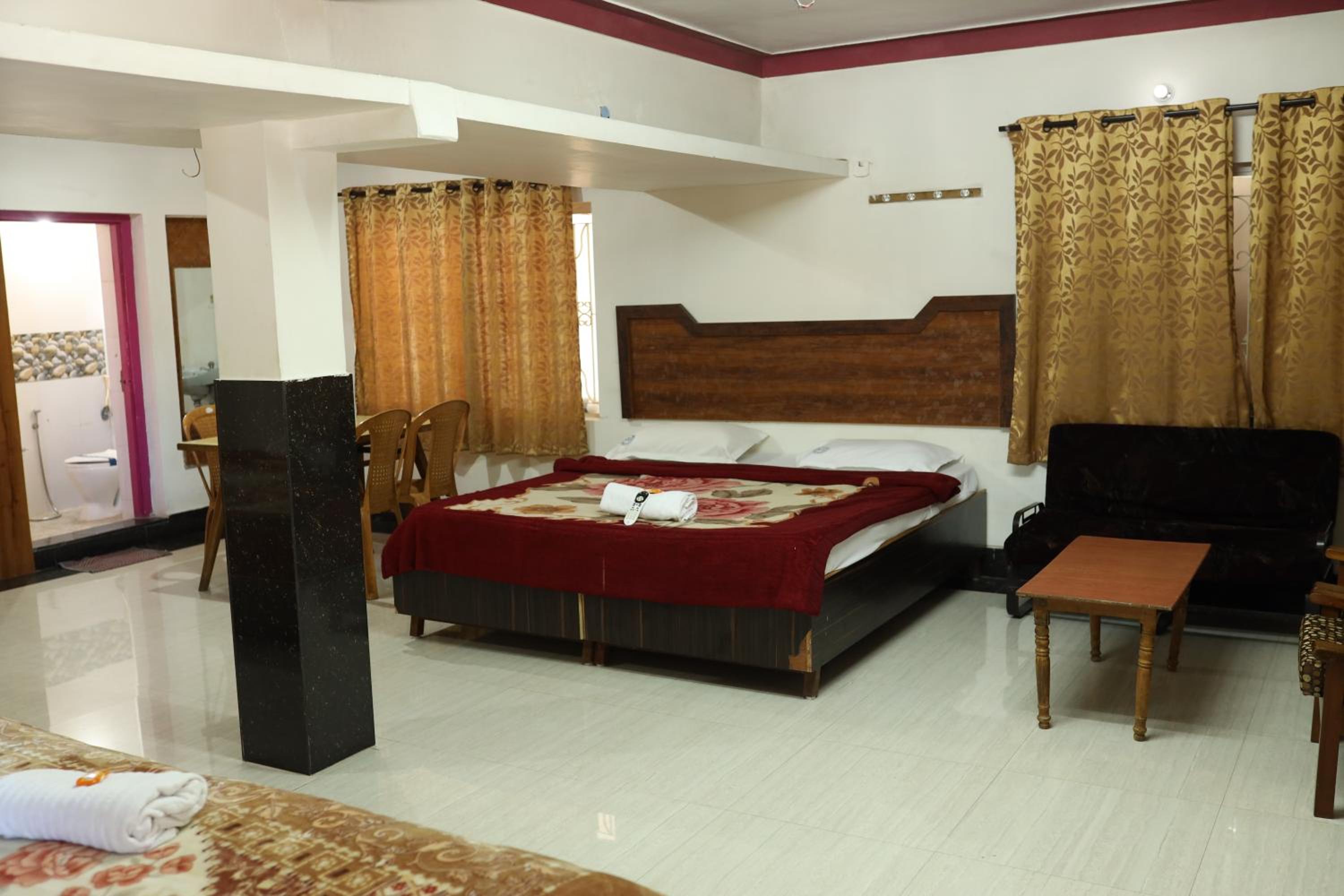 Family Room - Photo 3