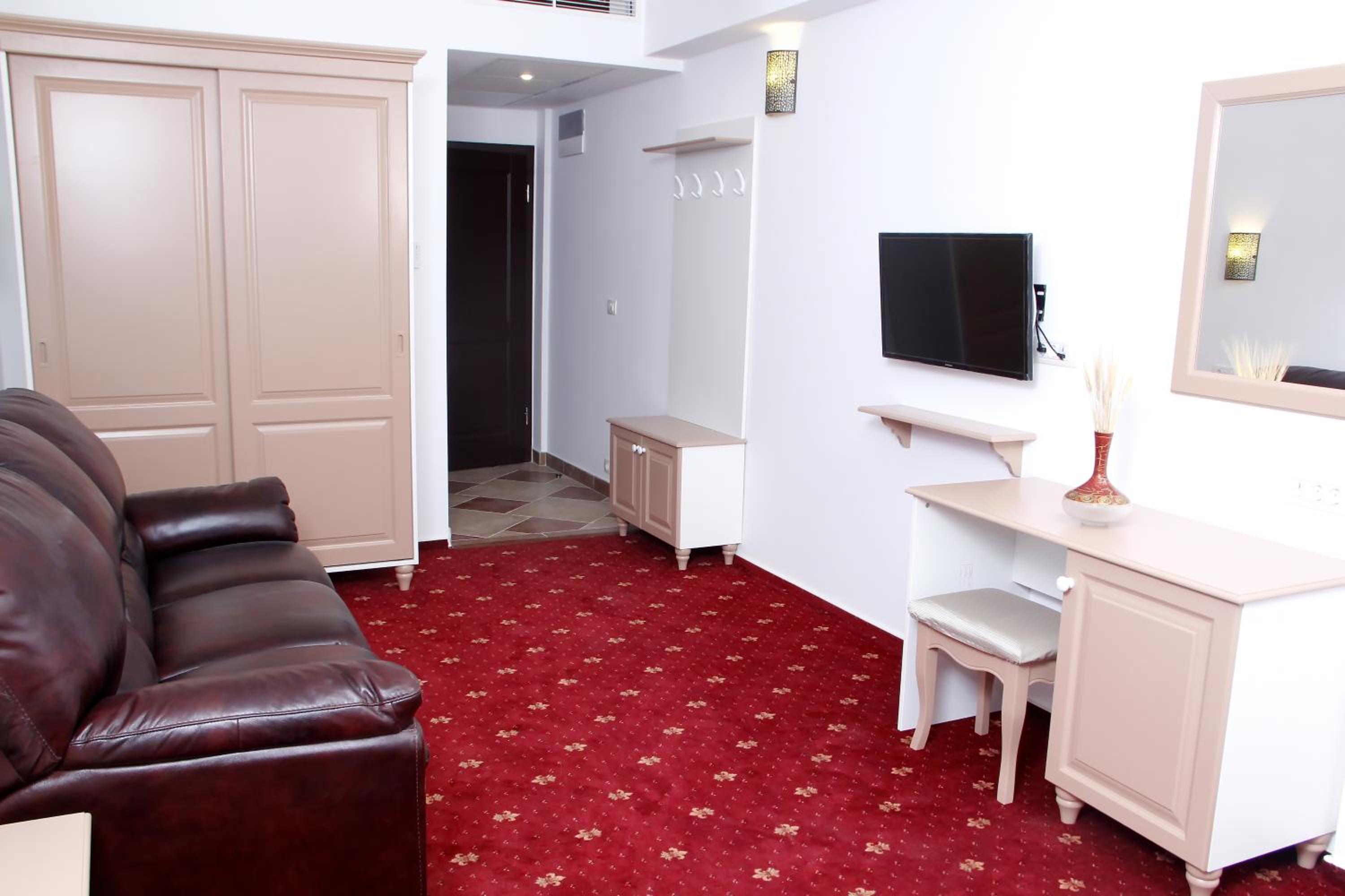 One-Bedroom Suite photo 1