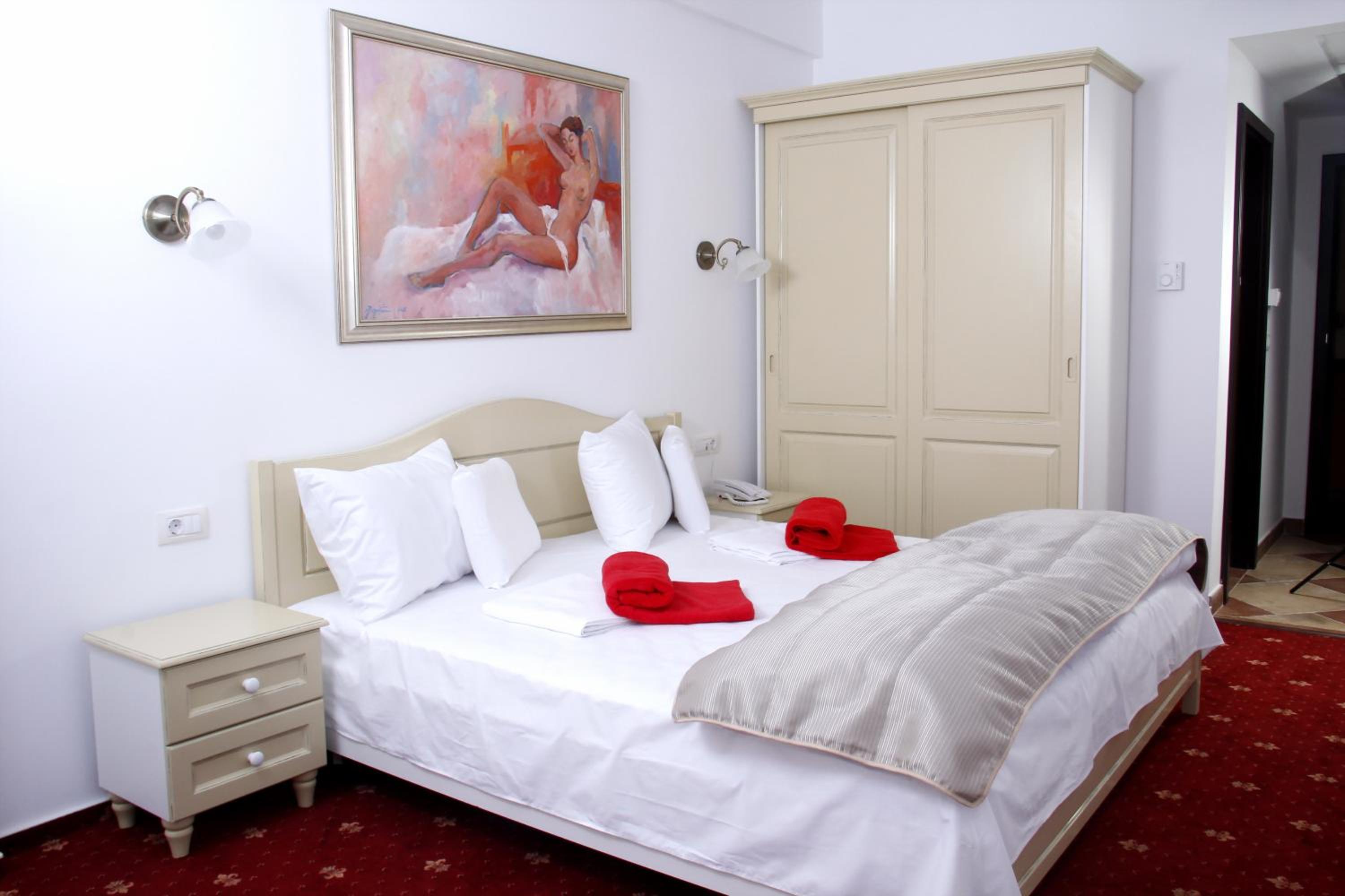 Double Room with Spa Bath photo 1