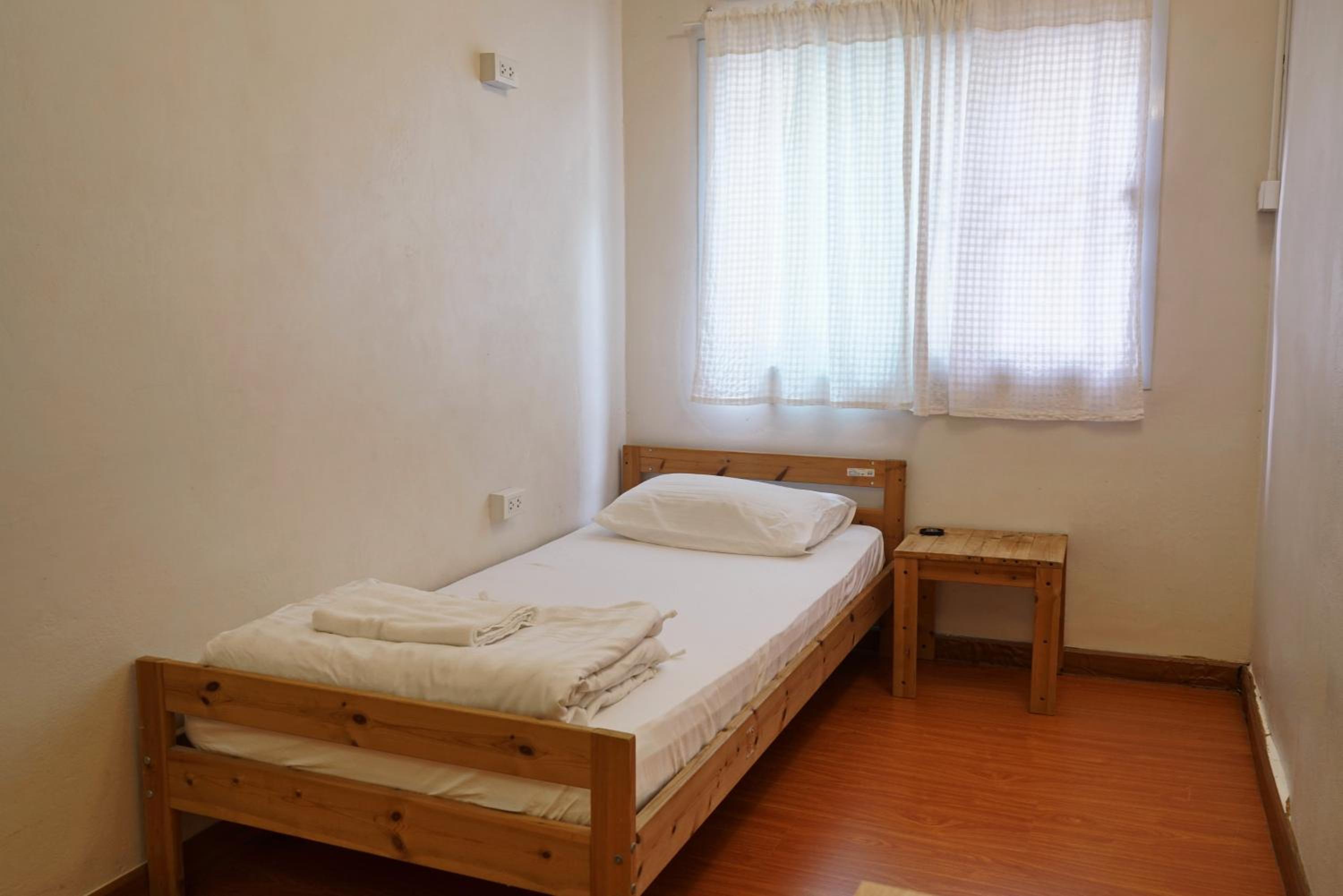 Single Room with Shared Bathroom photo 3