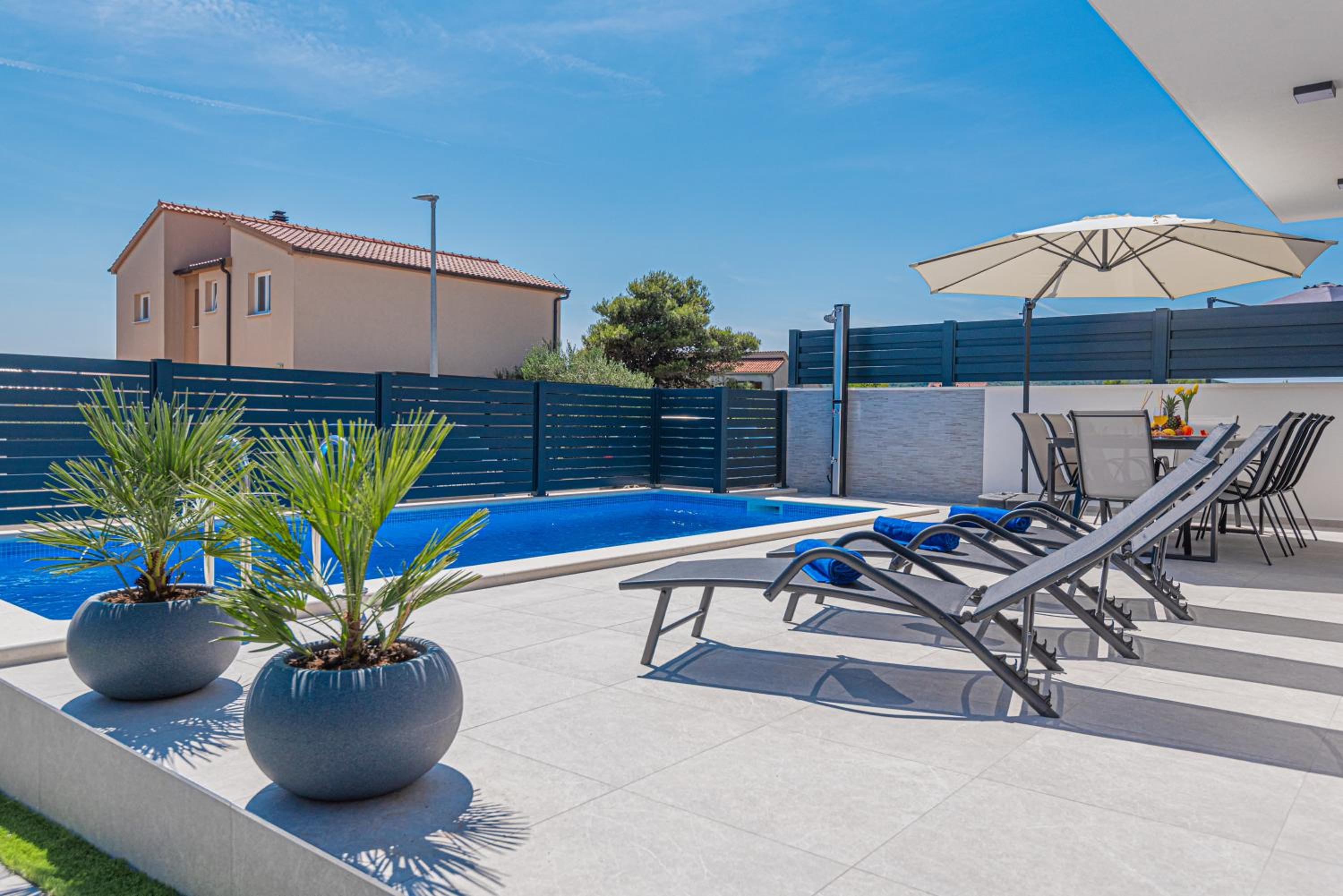 Villa photo 3