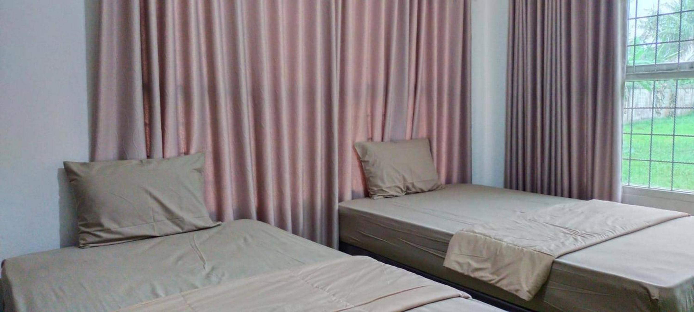 Standard Twin Room - Photo 9