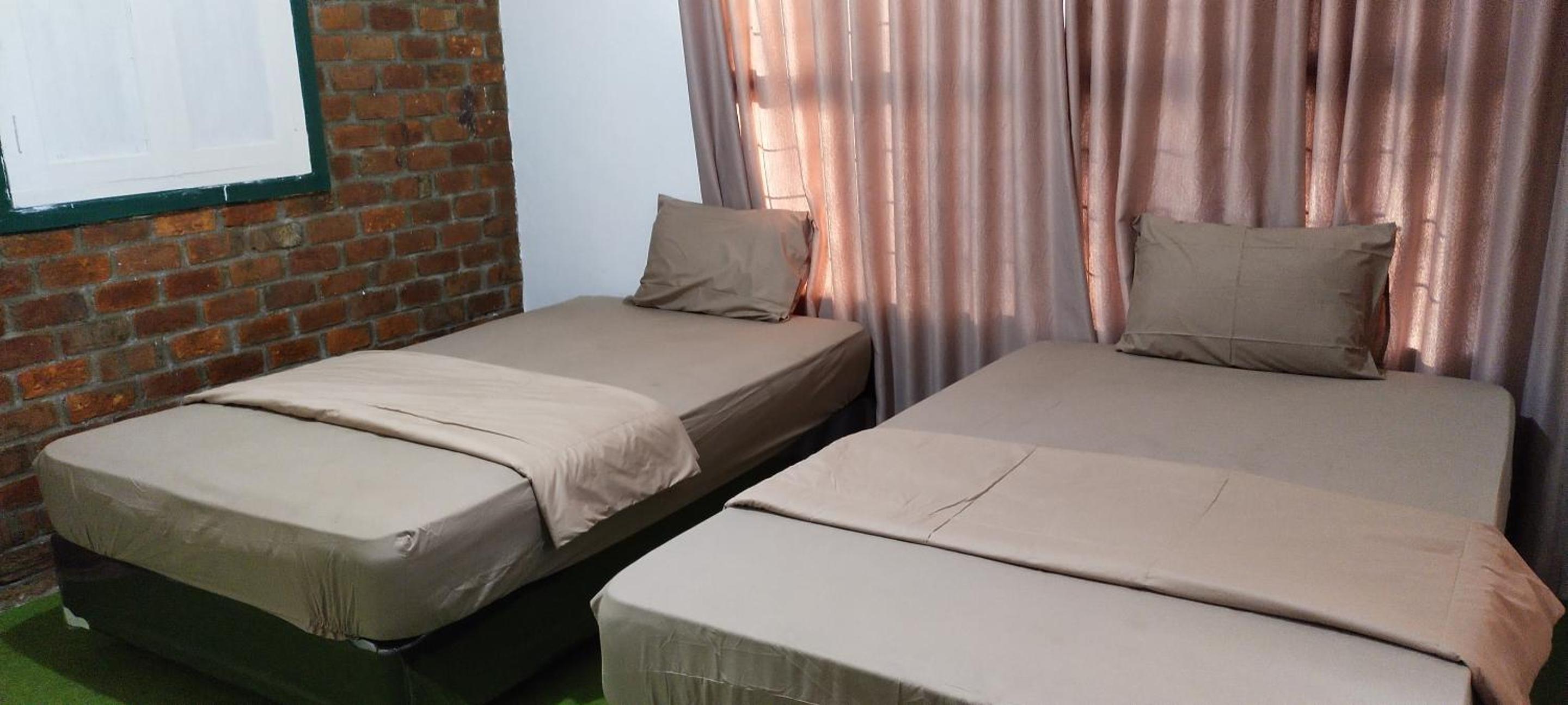 Standard Twin Room - Photo 5