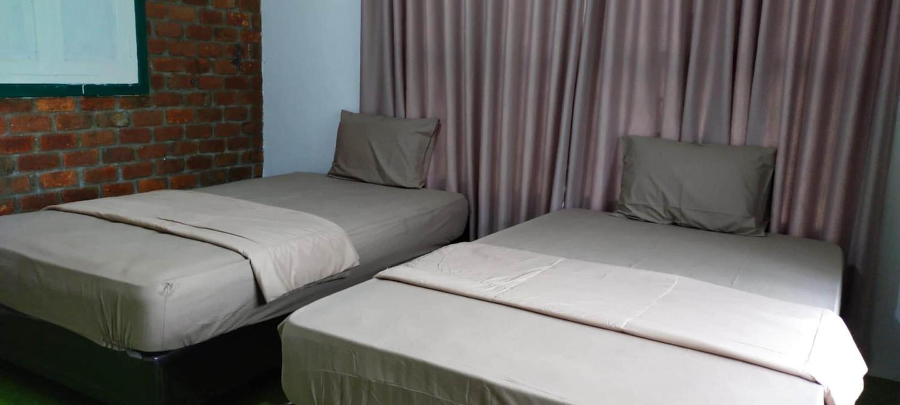 Standard Twin Room - Photo 4