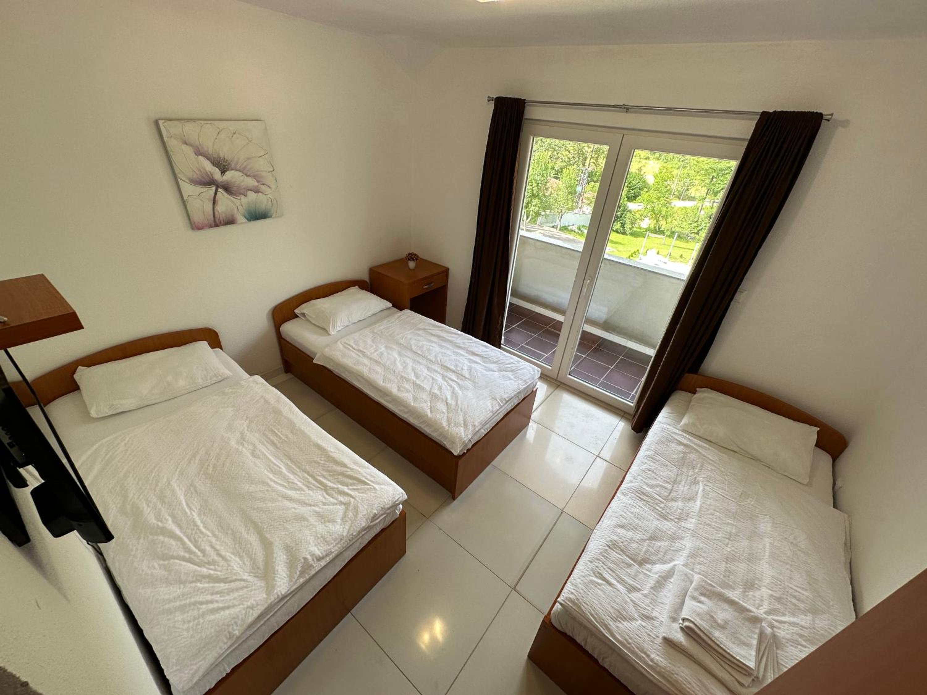 Triple Room with Private Bathroom photo 1