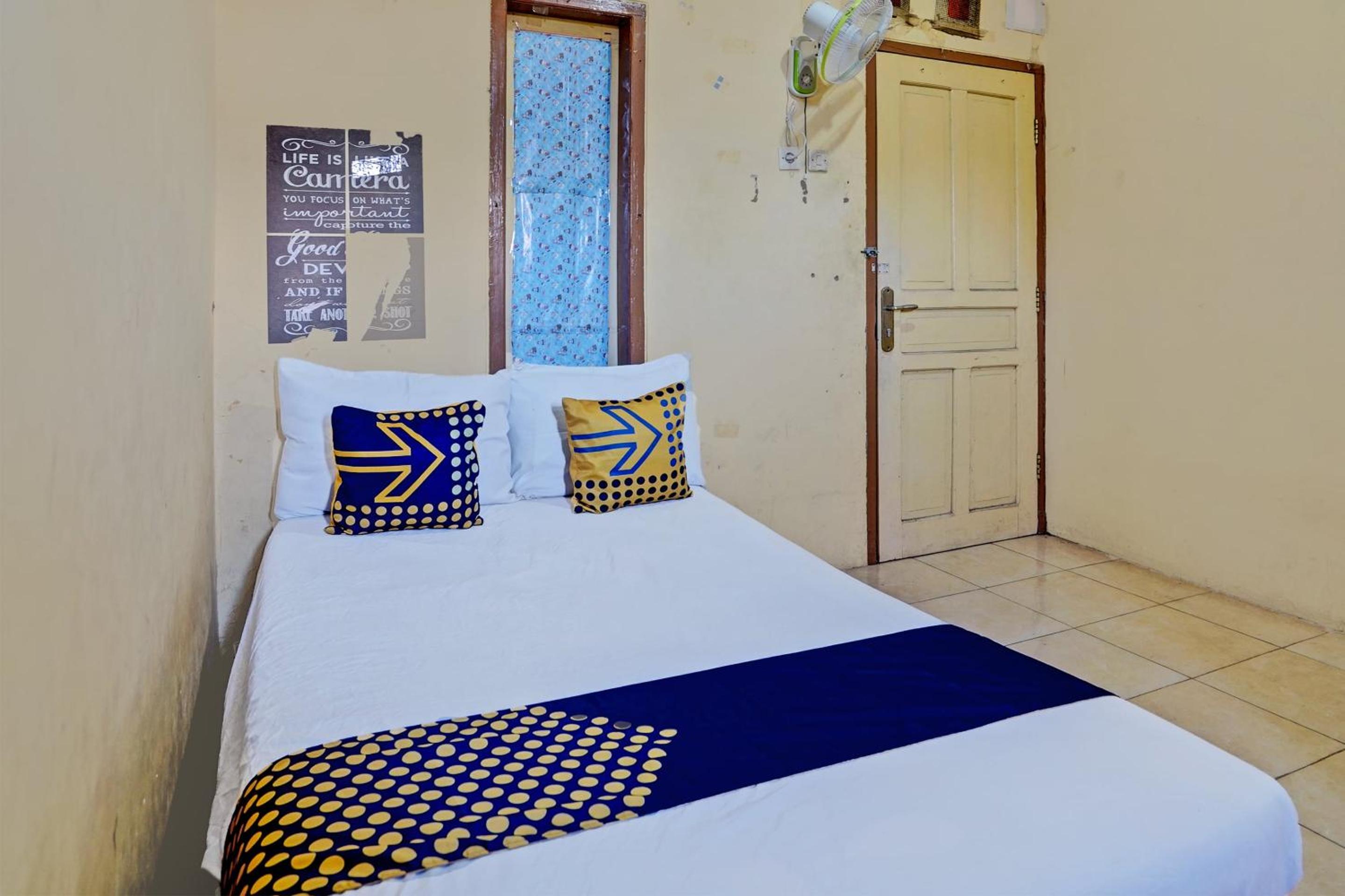 Budget Double Room - Photo 8