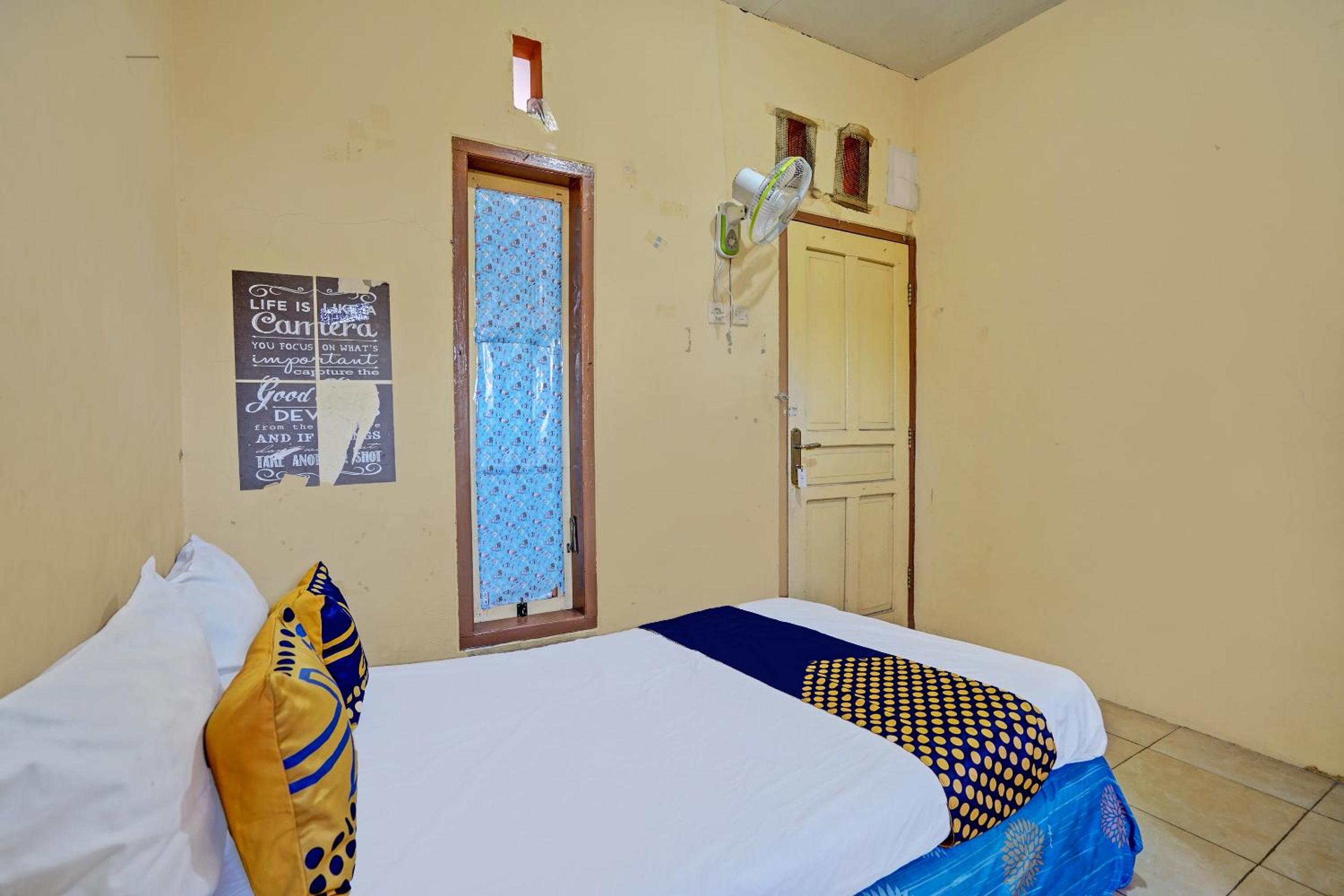 Budget Double Room - Photo 7
