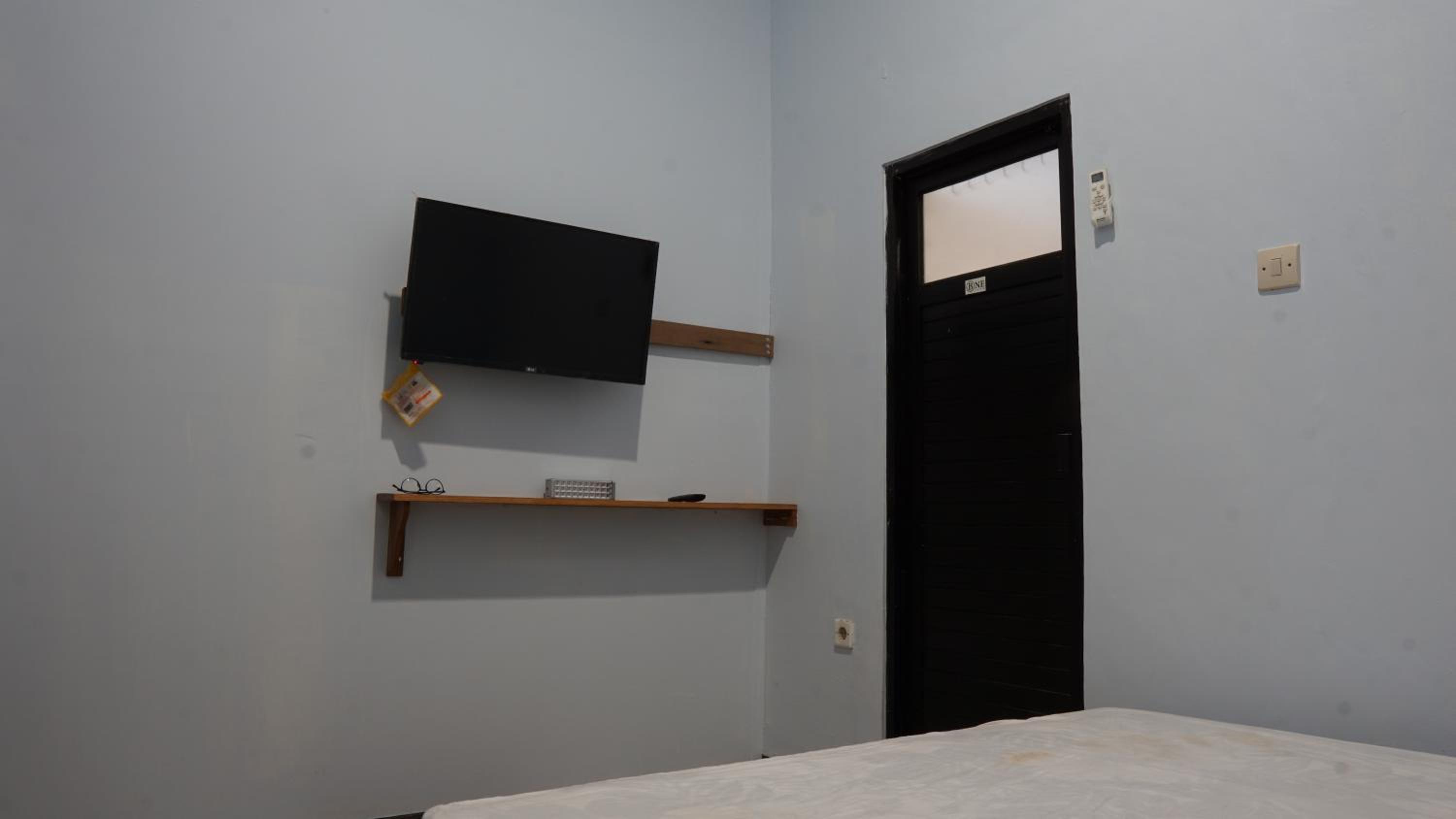 Standard Double Room - Photo 10