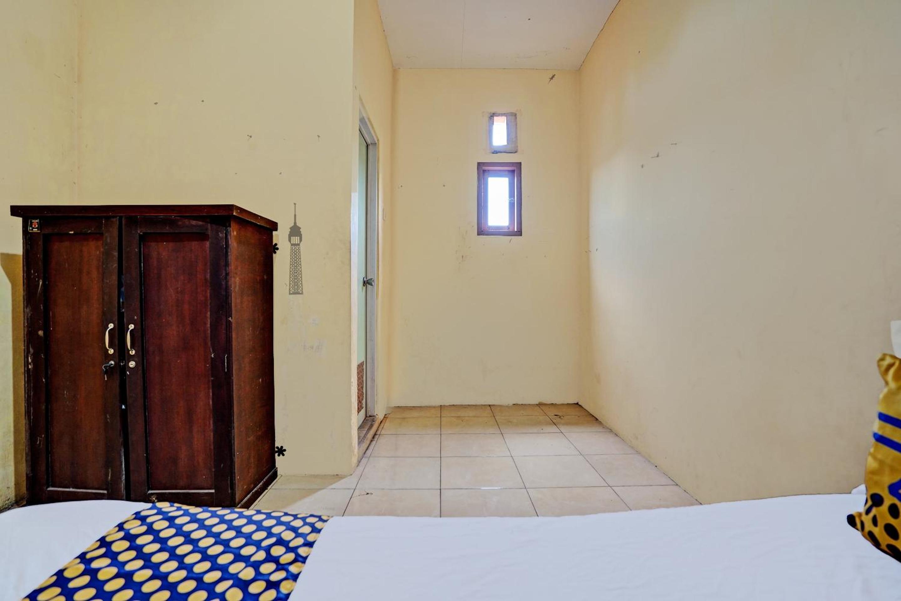 Budget Double Room - Photo 3