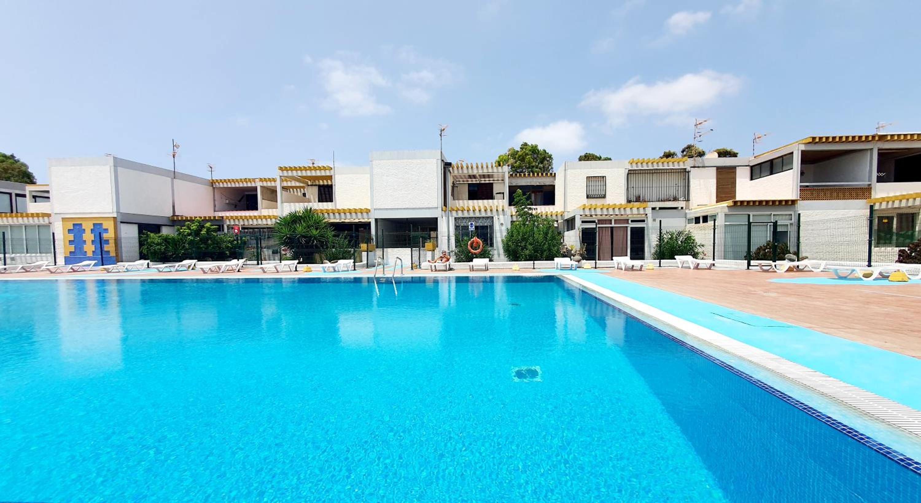 Apartment with Pool View  photo 3