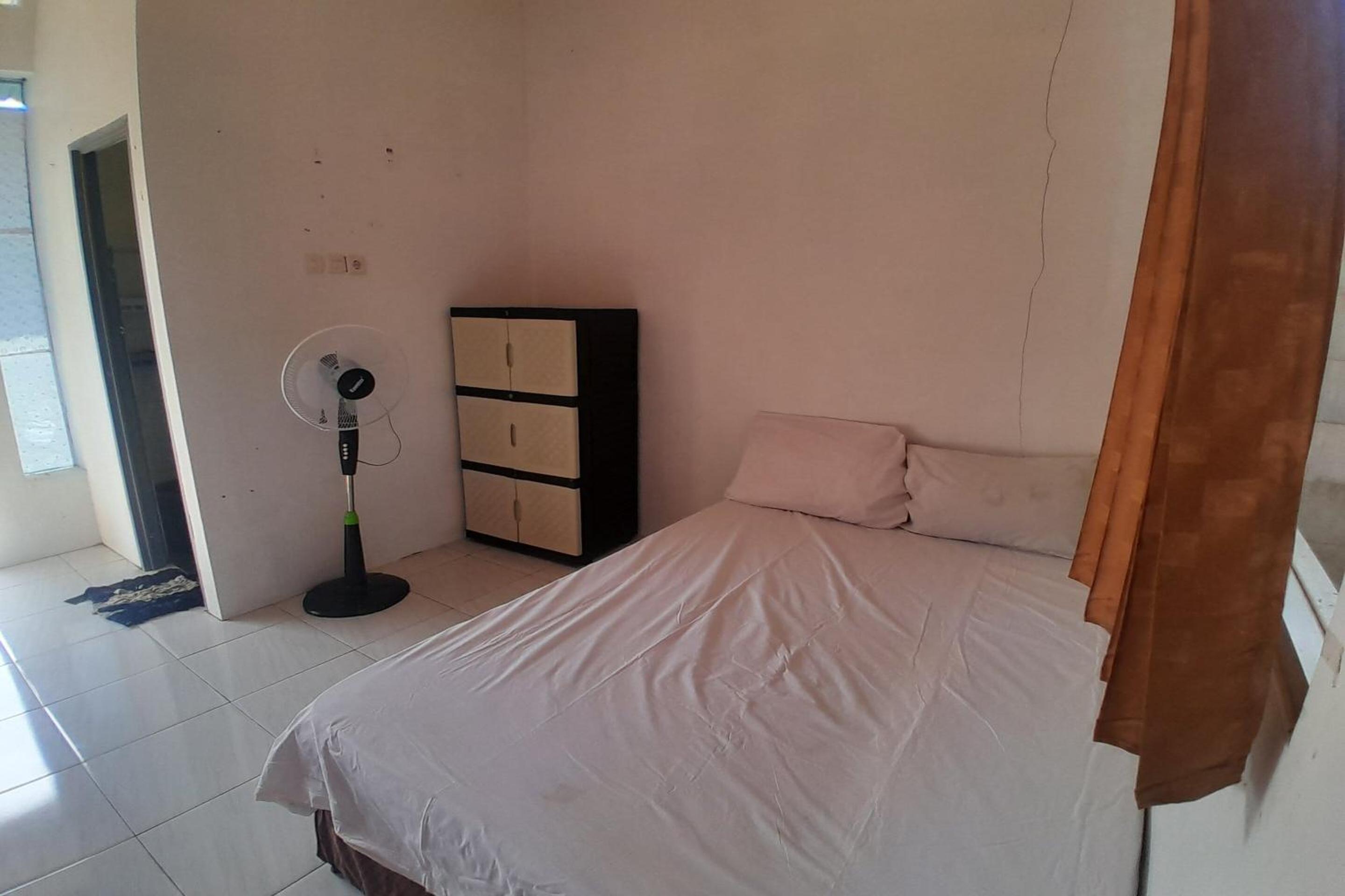 Budget Double Room - Photo 19