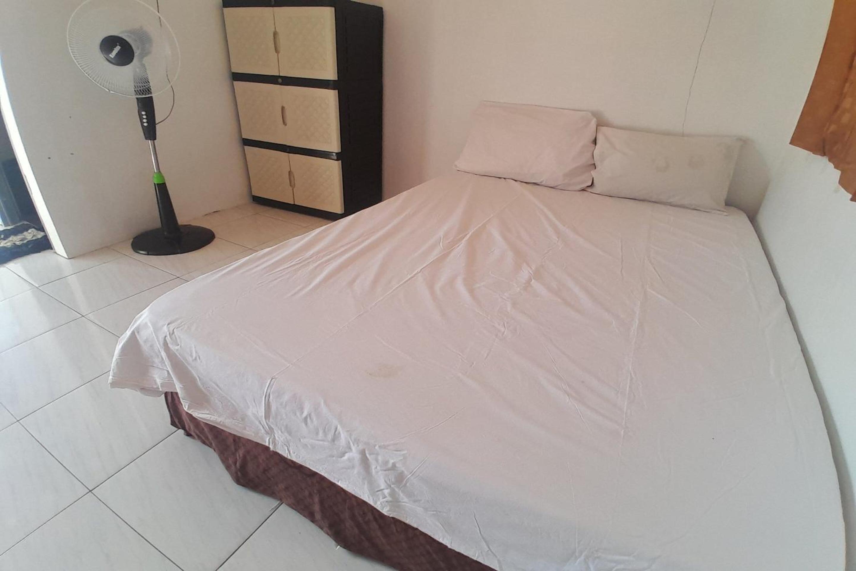 Budget Double Room - Photo 17