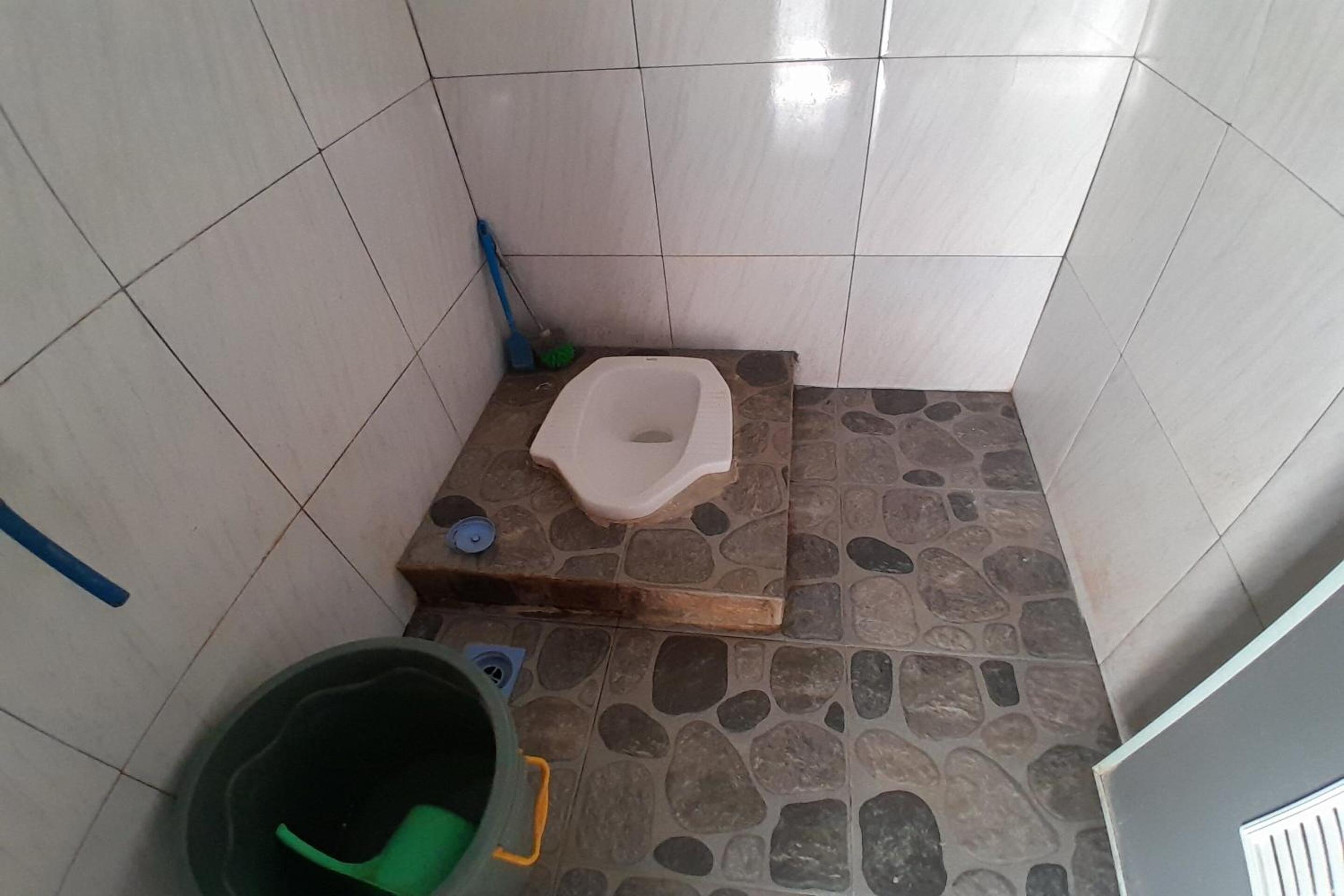 Budget Double Room - Photo 12