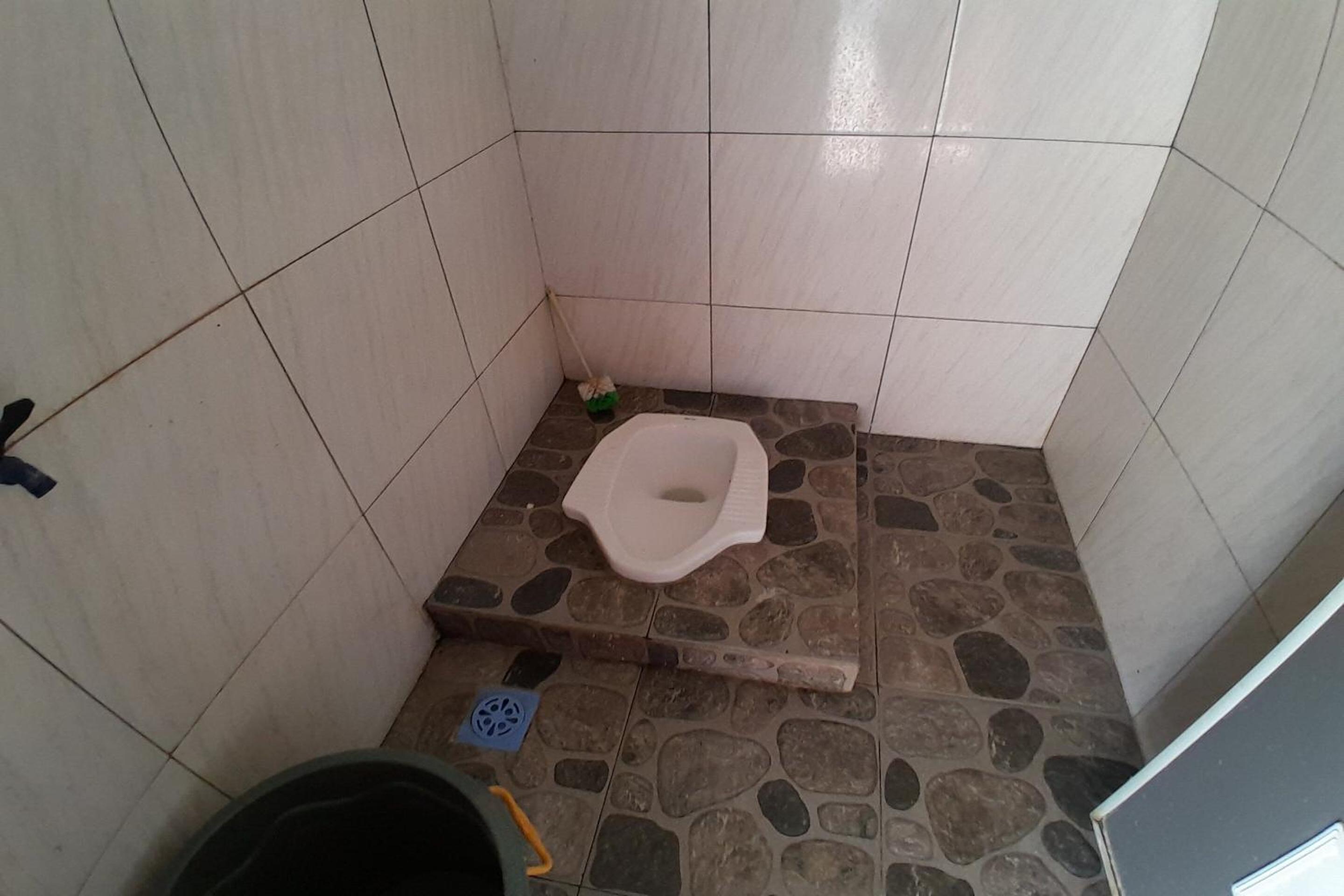 Budget Double Room - Photo 10