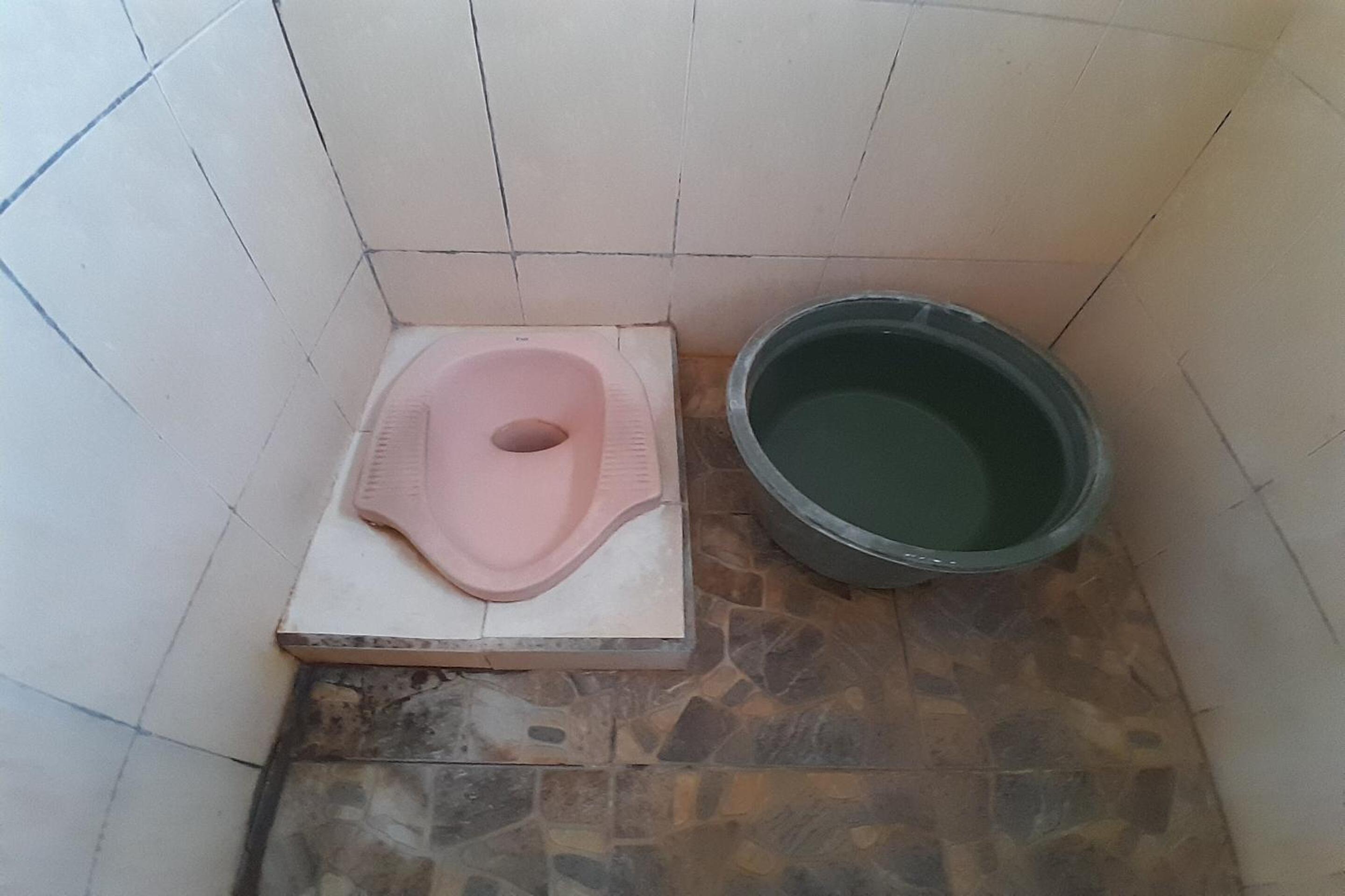 Budget Double Room - Photo 9