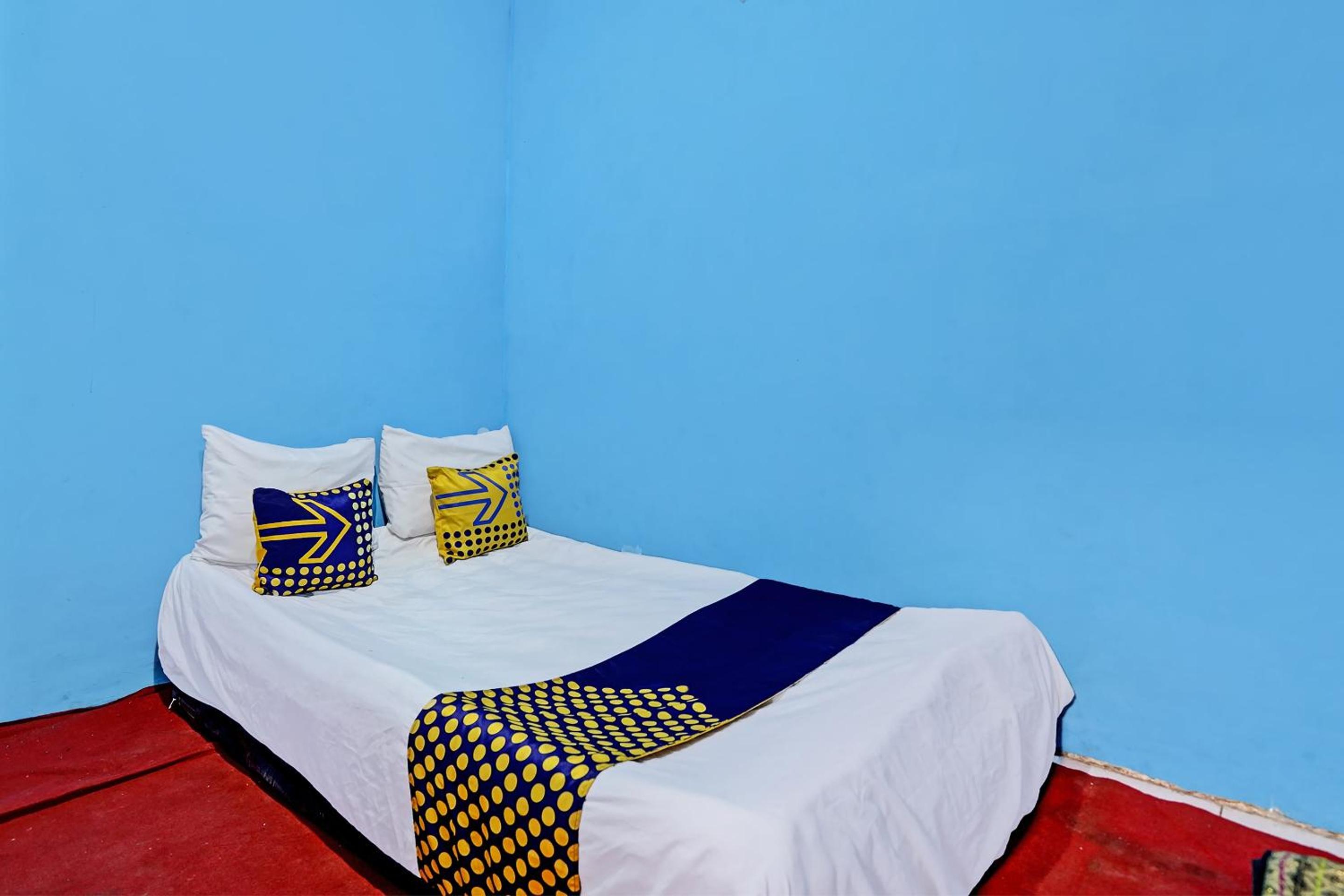 Budget Double Room - Photo 14