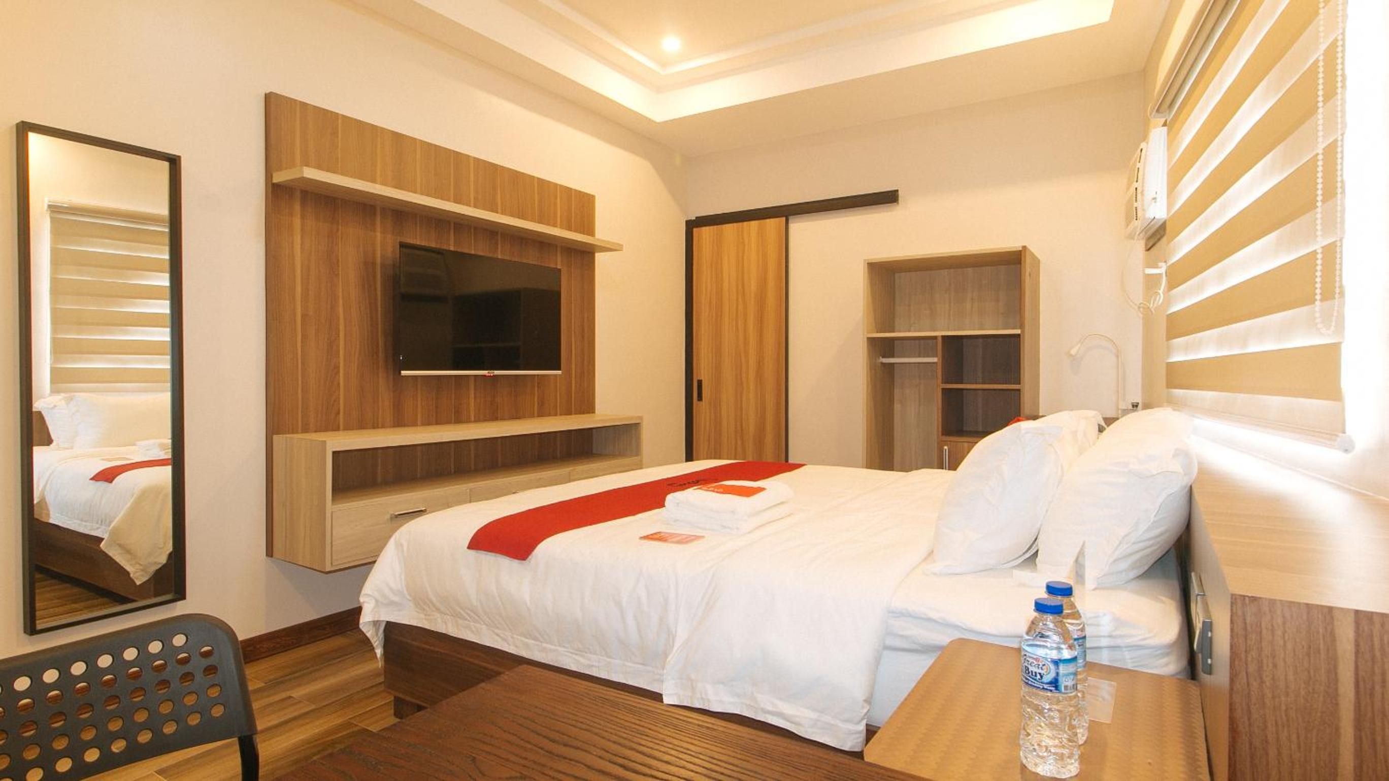 Standard Double Room - Photo 8