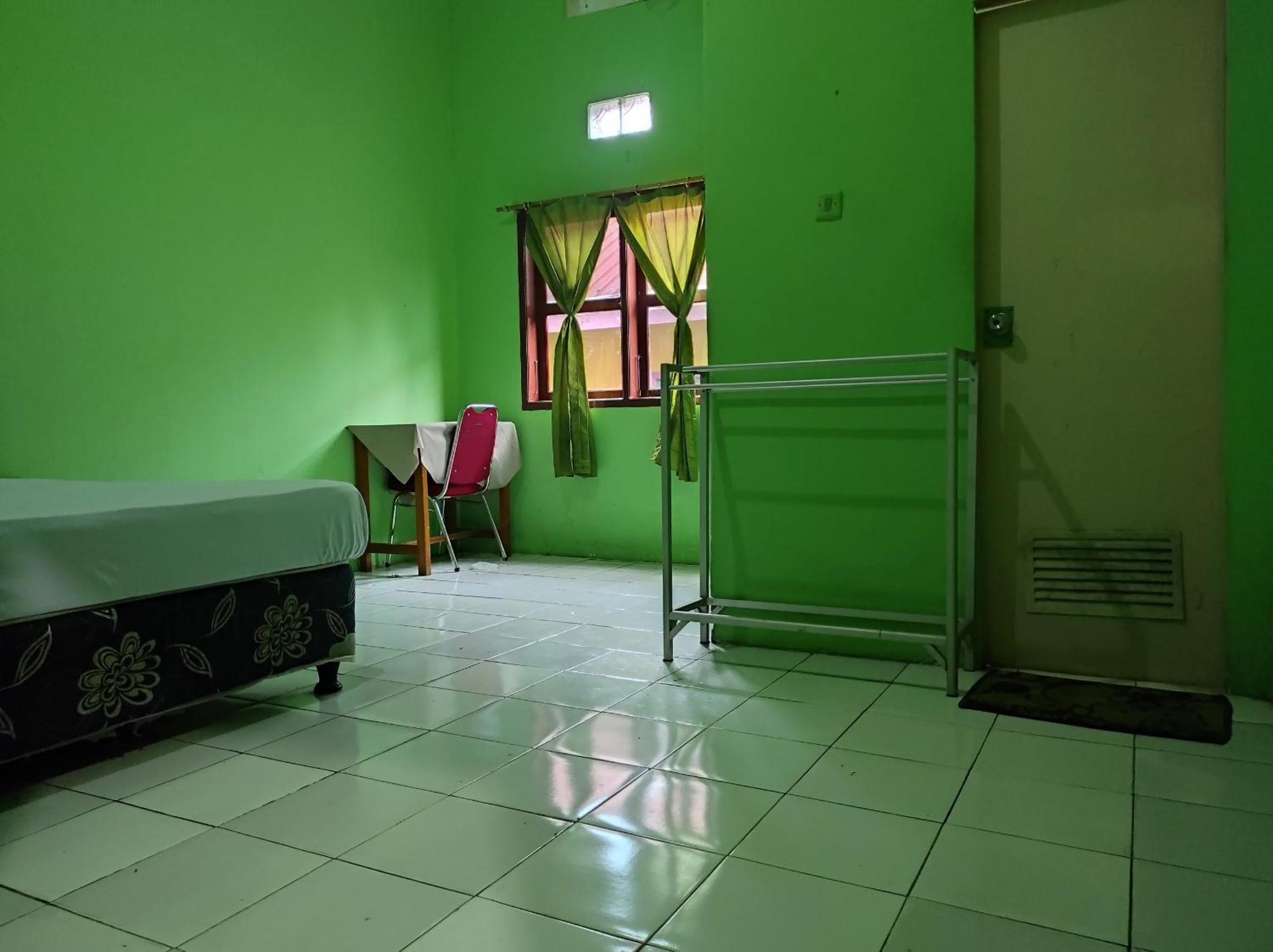 Standard Double Room - Photo 21