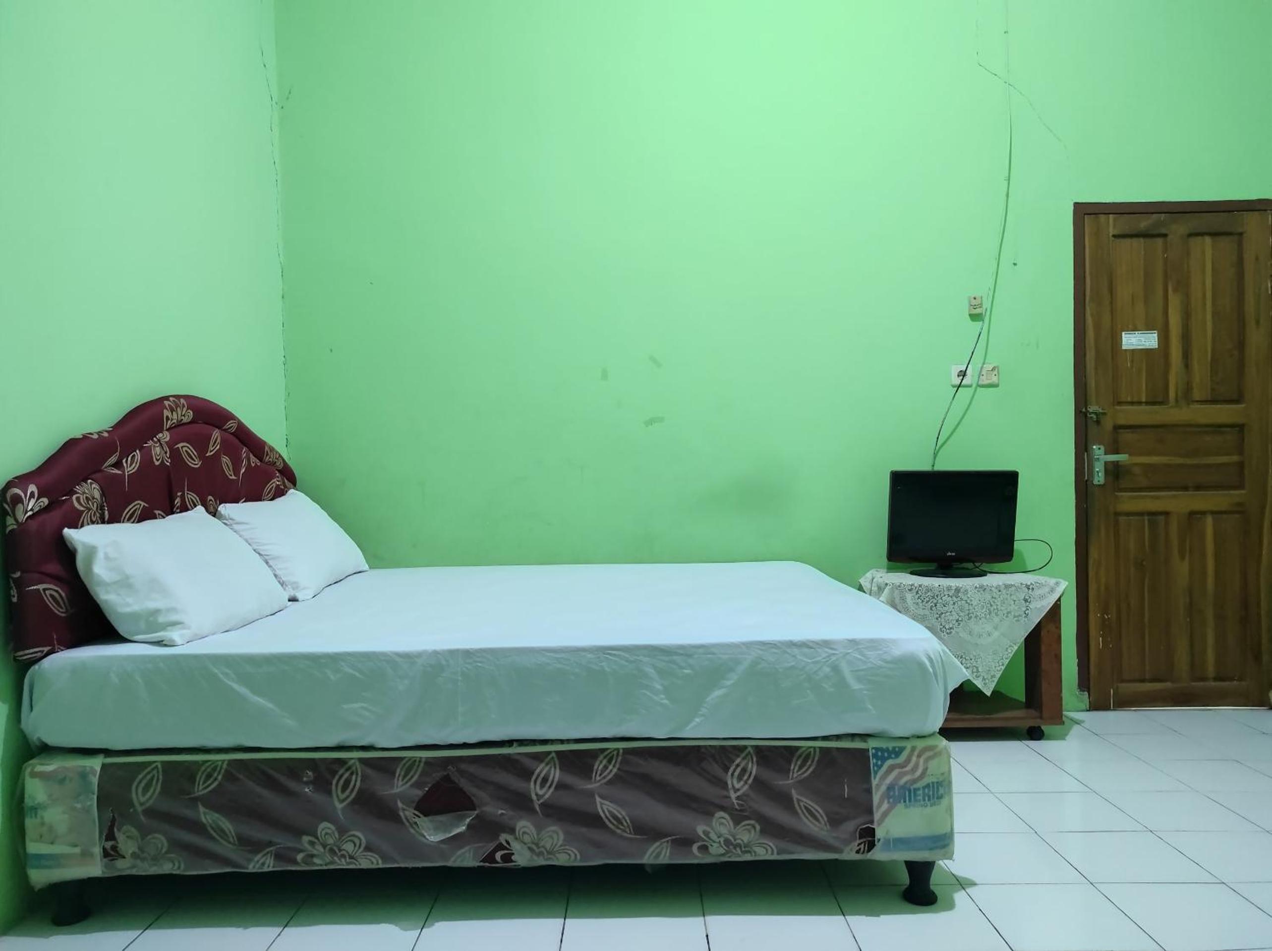 Standard Double Room - Photo 17