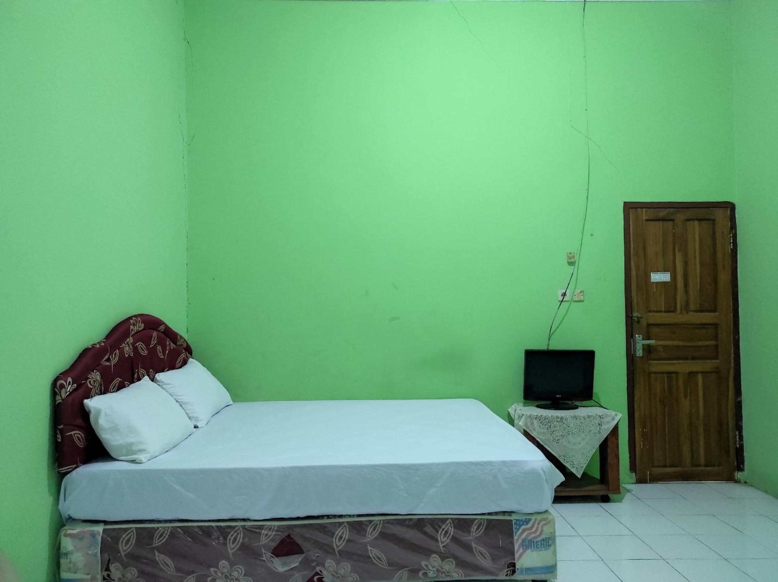 Standard Double Room - Photo 16