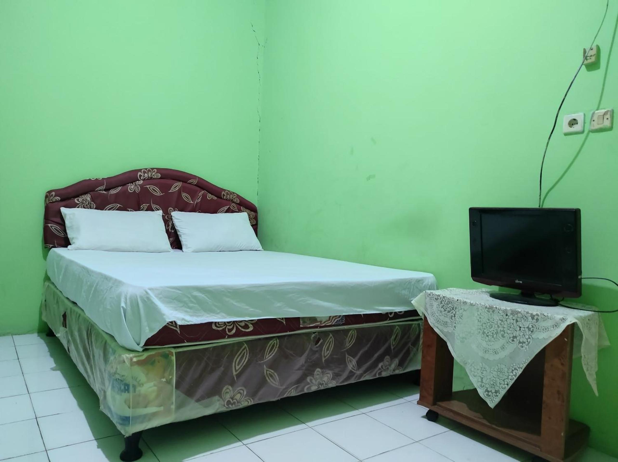 Standard Double Room - Photo 13