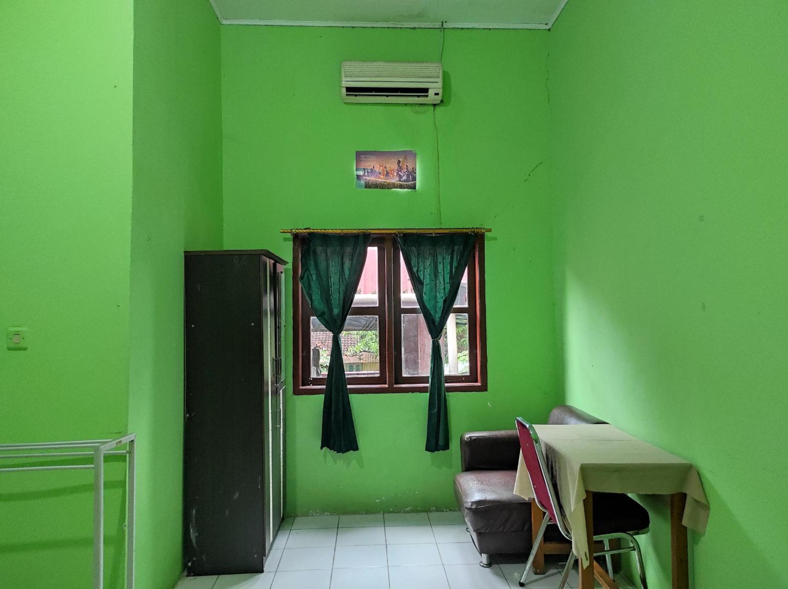 Standard Double Room - Photo 11