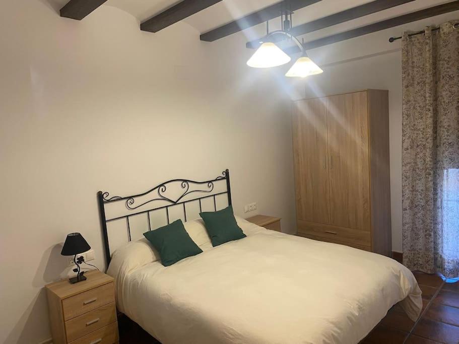 Five-Bedroom House photo 3