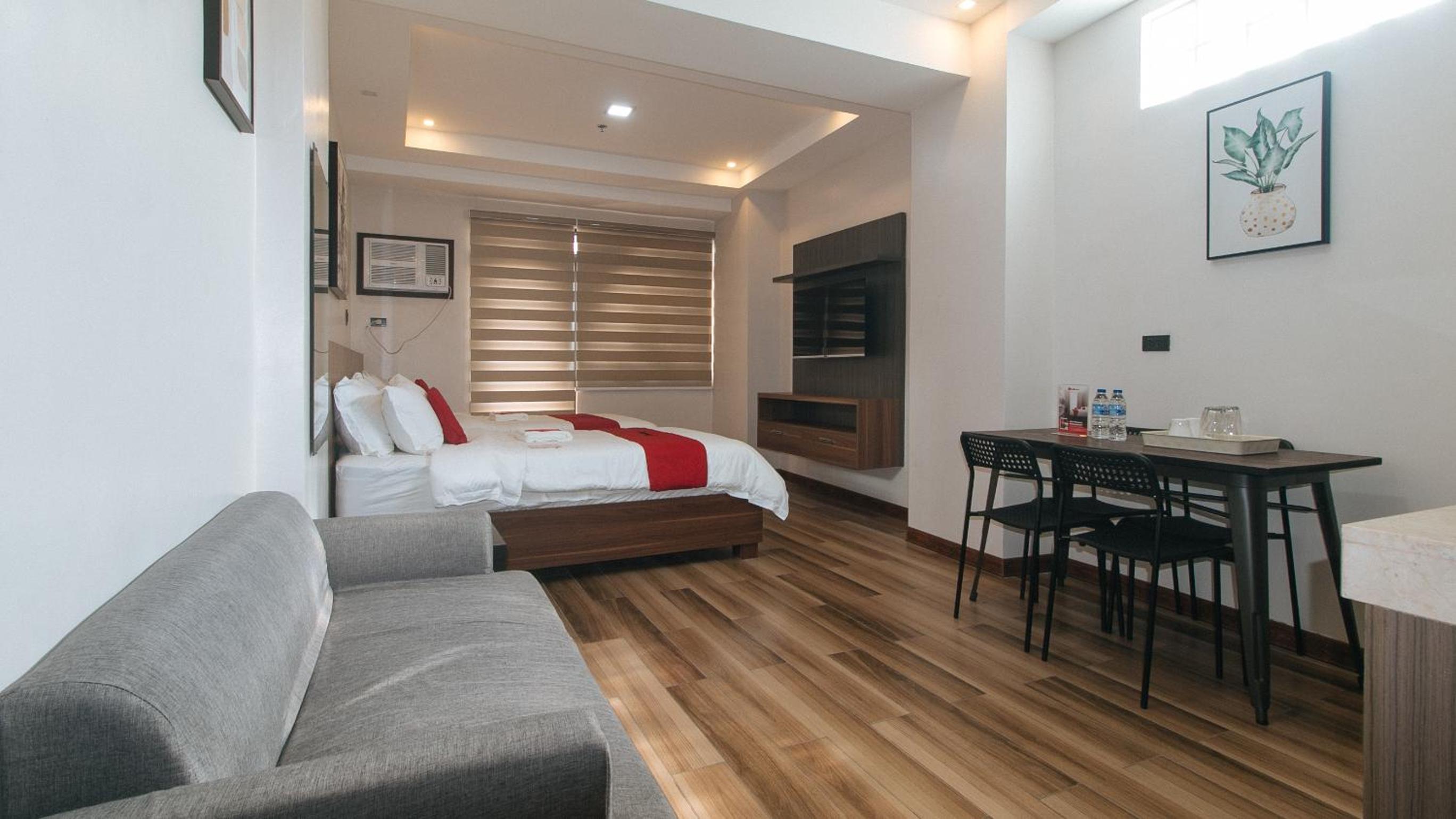 Deluxe Twin Room - Photo 13