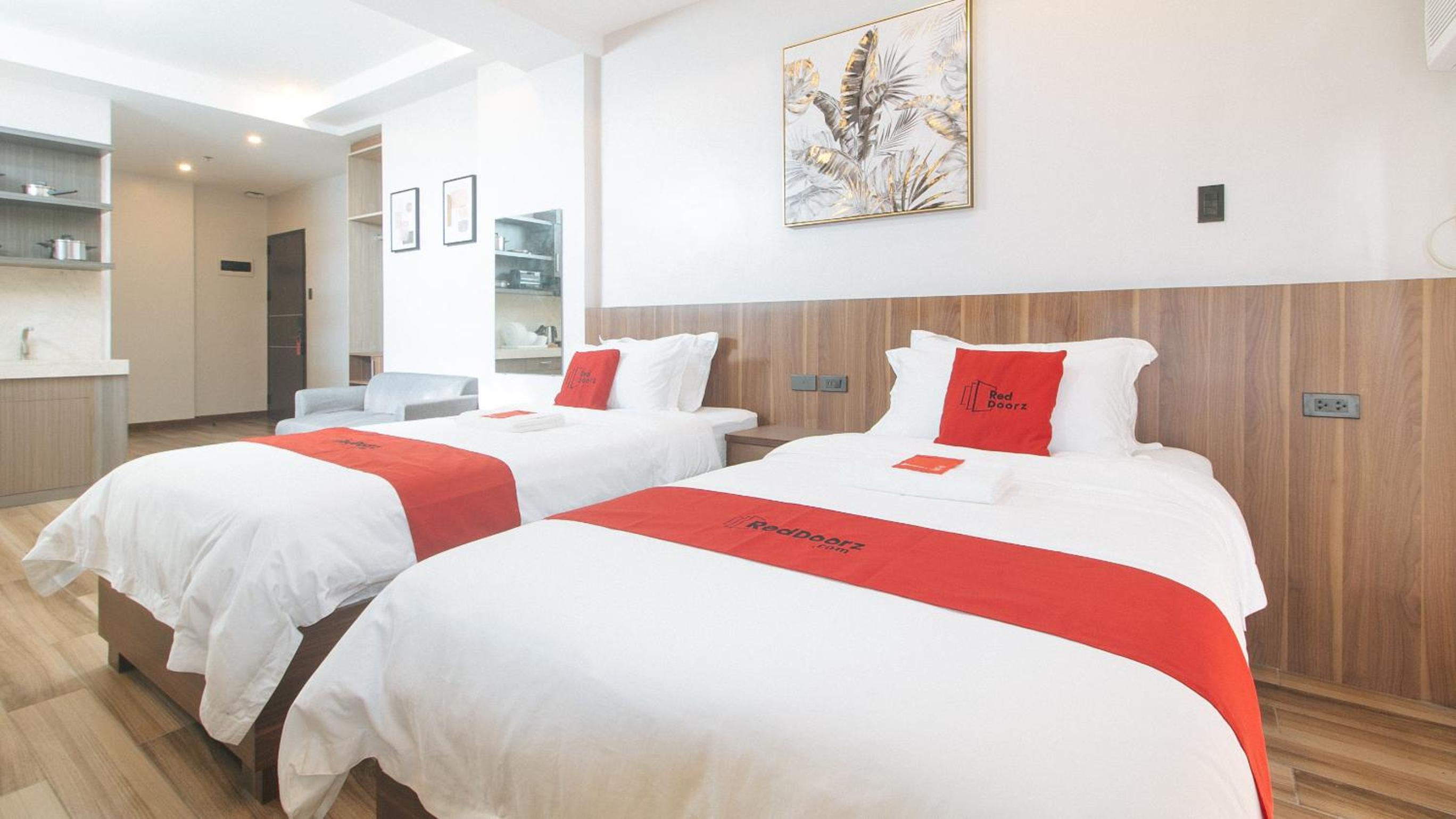 Deluxe Twin Room - Photo 12