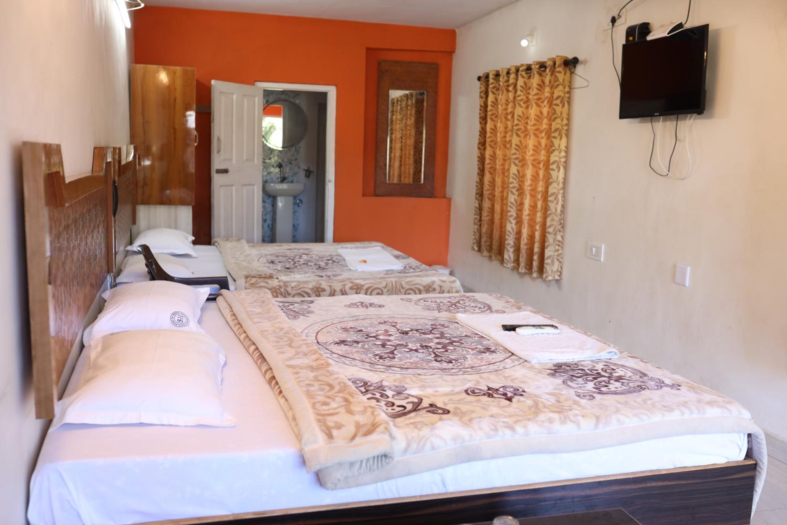 Deluxe Family Room - Photo 1