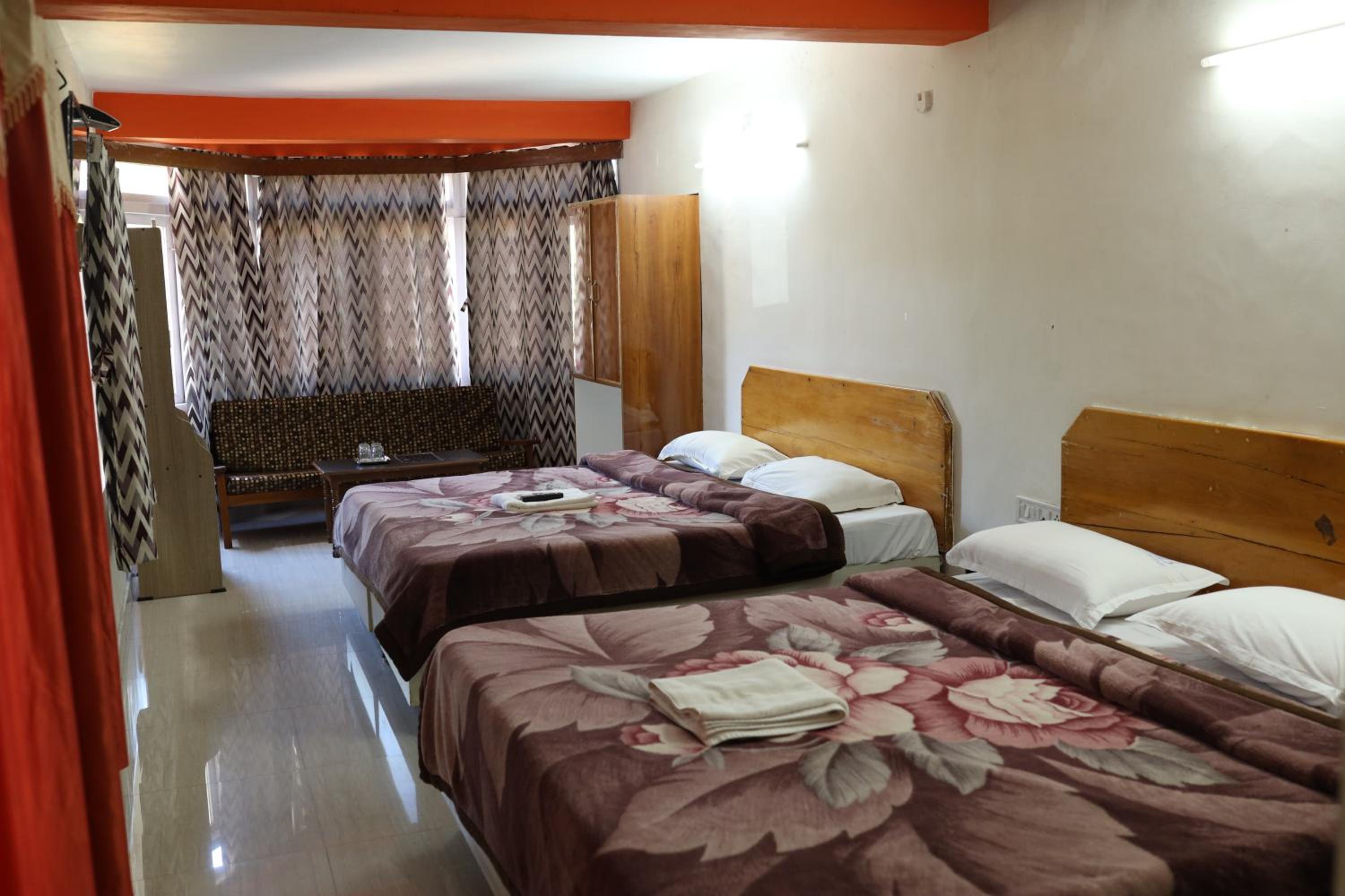 Deluxe Family Room - Photo 17