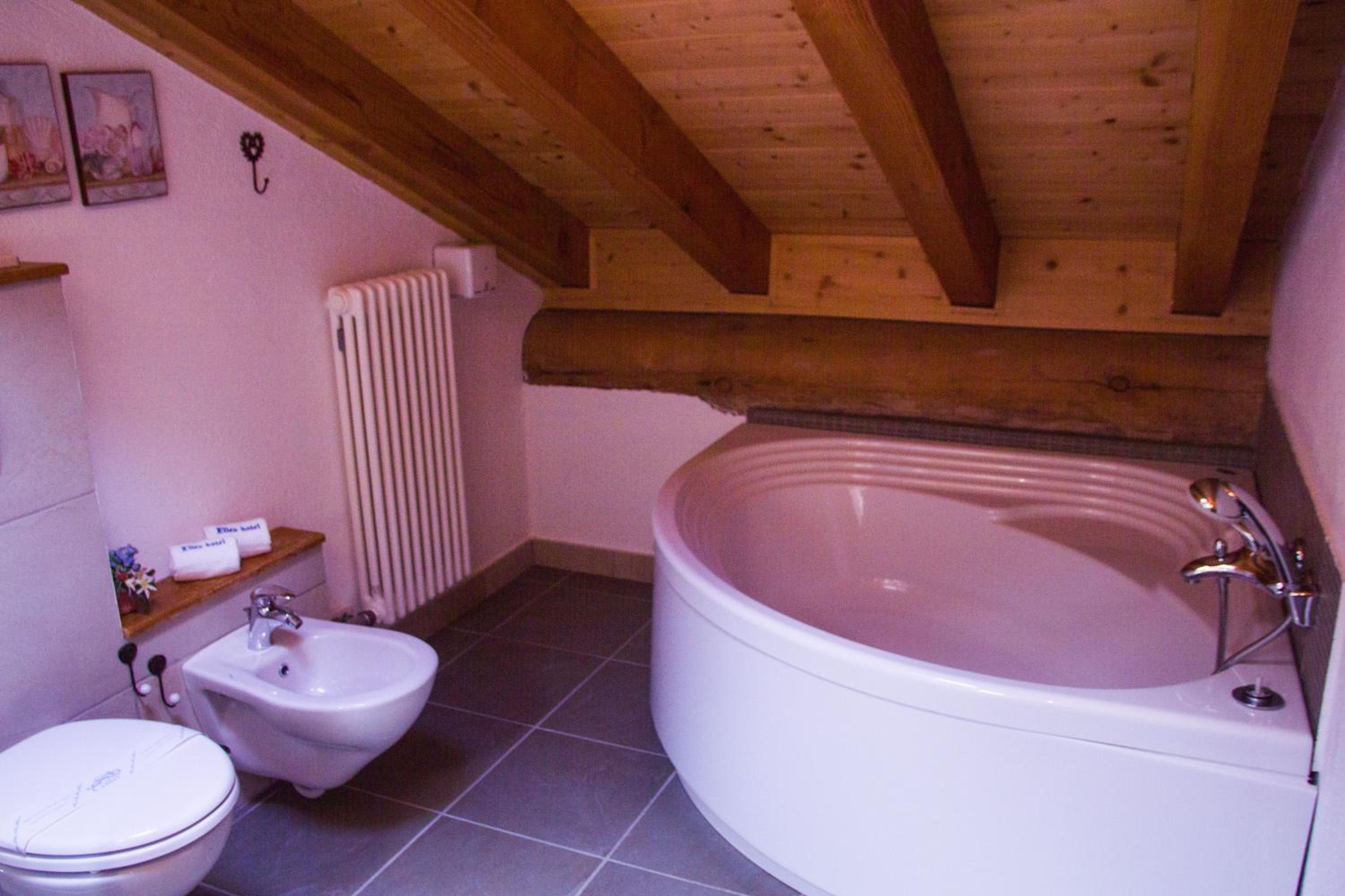 Double Room with Extra Bed - Photo 3