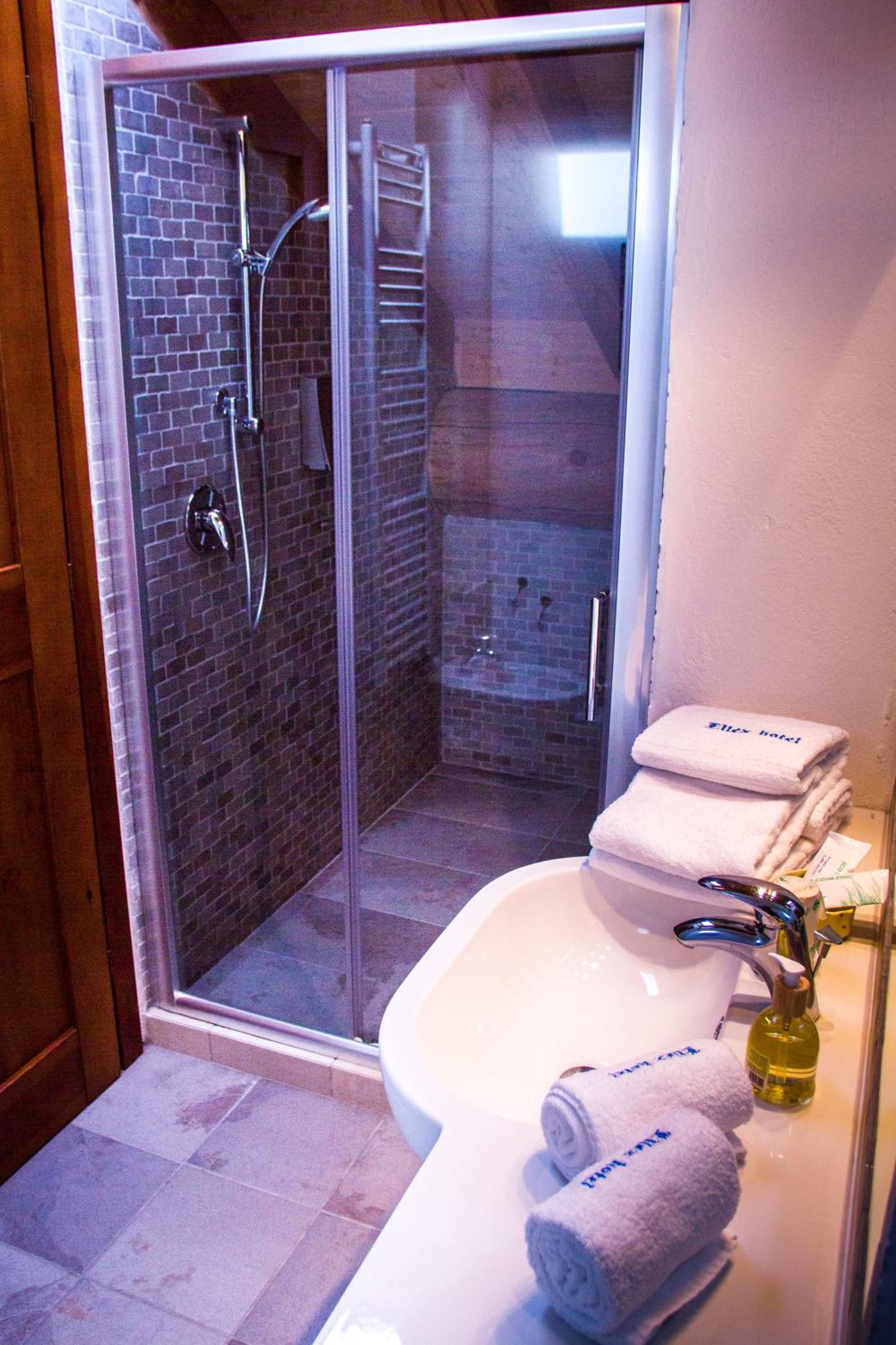 Double Room with Extra Bed - Photo 4